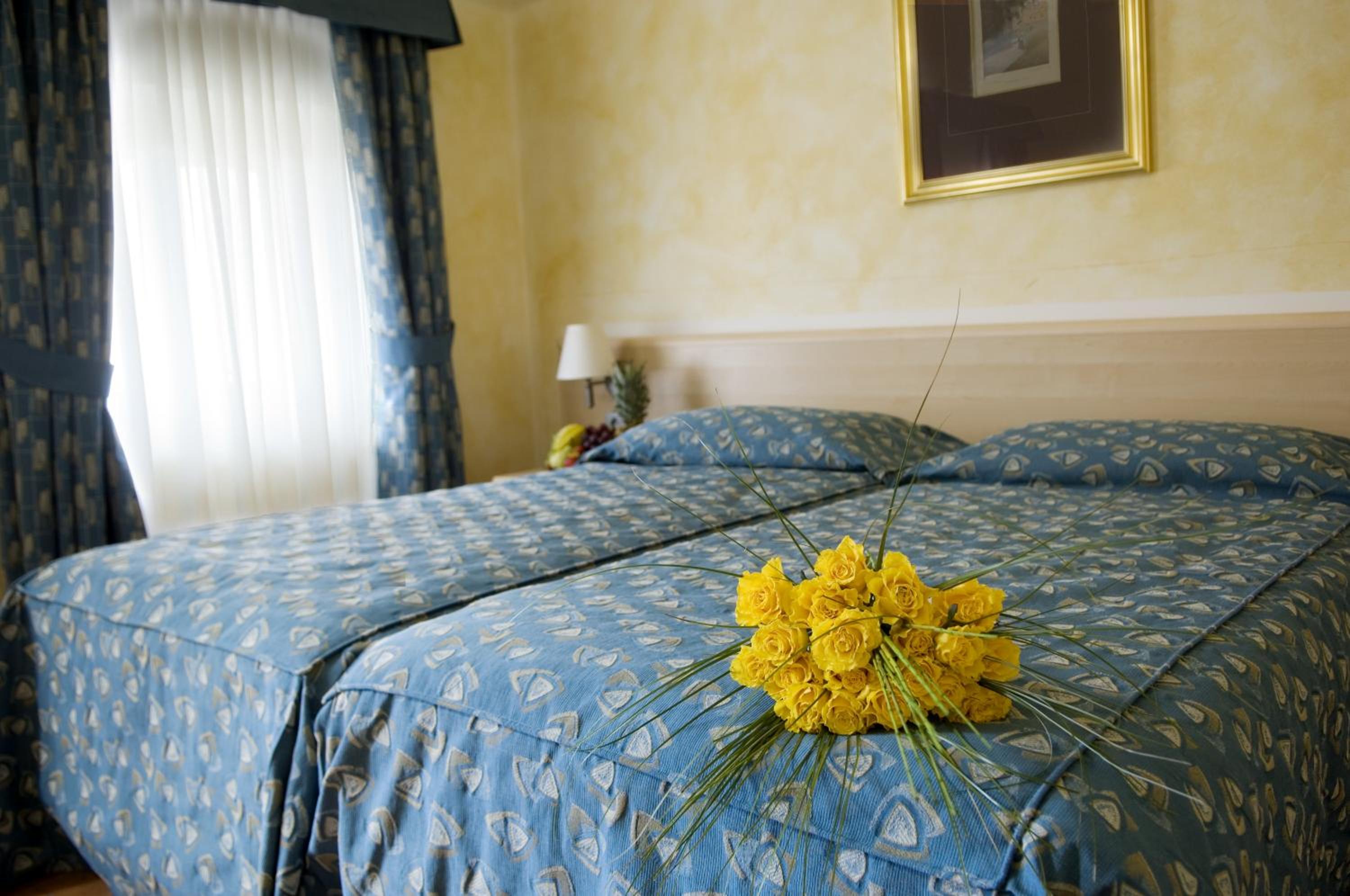 Standard Double or Twin Room thumbnail 5