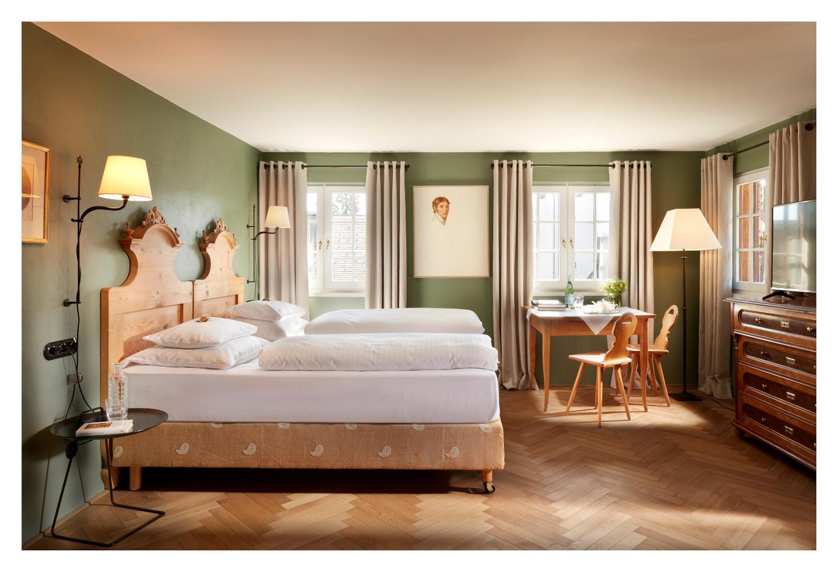 Deluxe Double Room - Photo 12