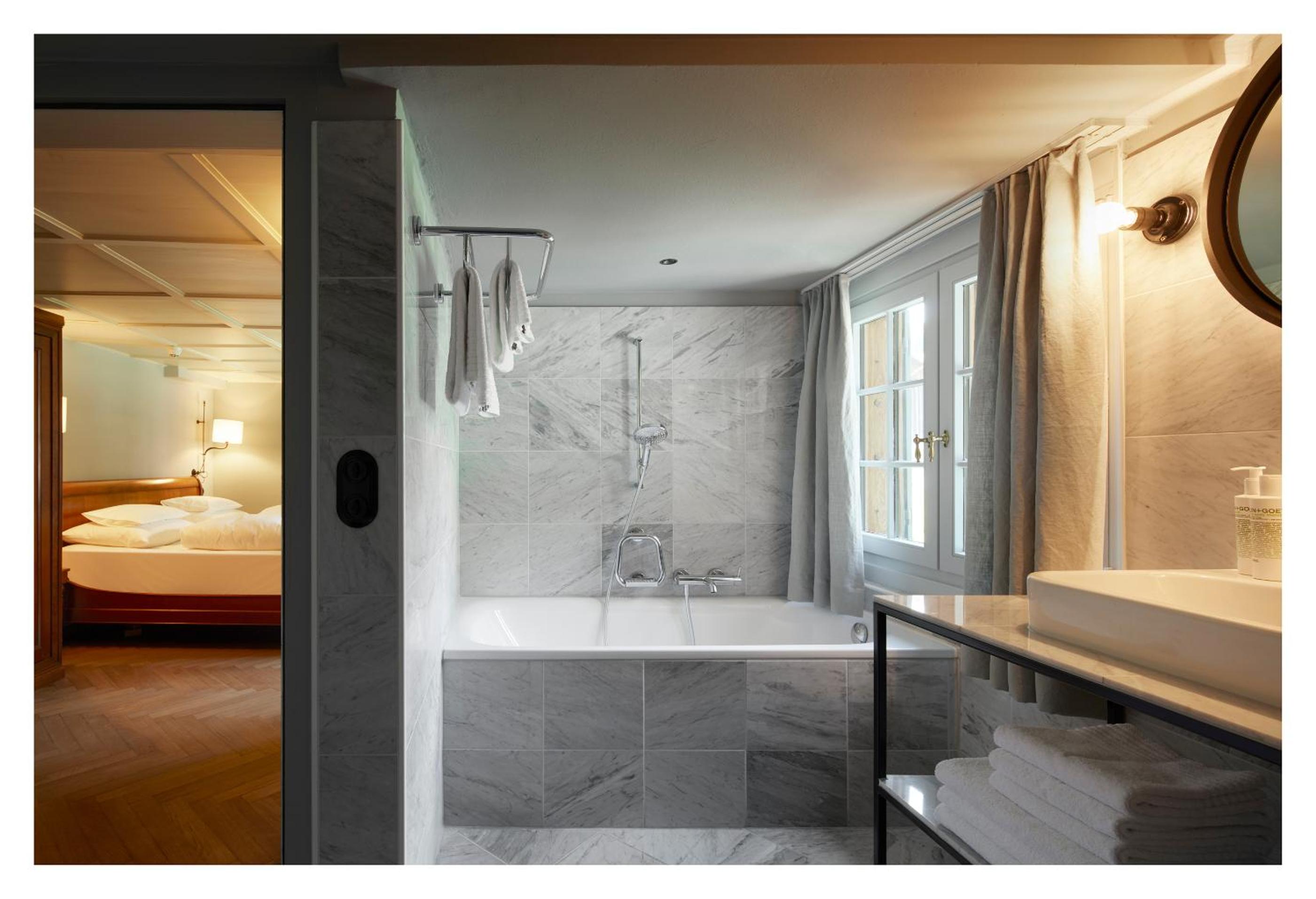 Superior Suite - Photo 5