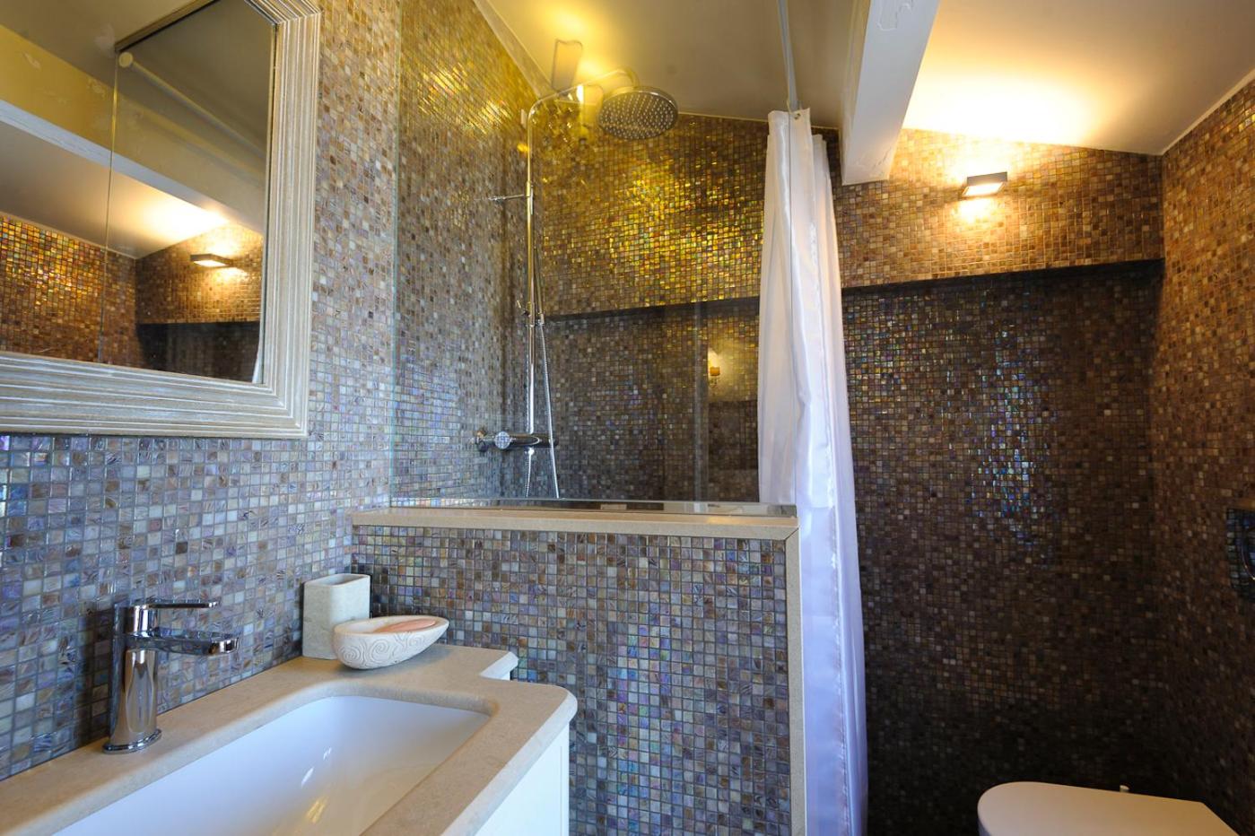 Two-Bedroom House photo 2