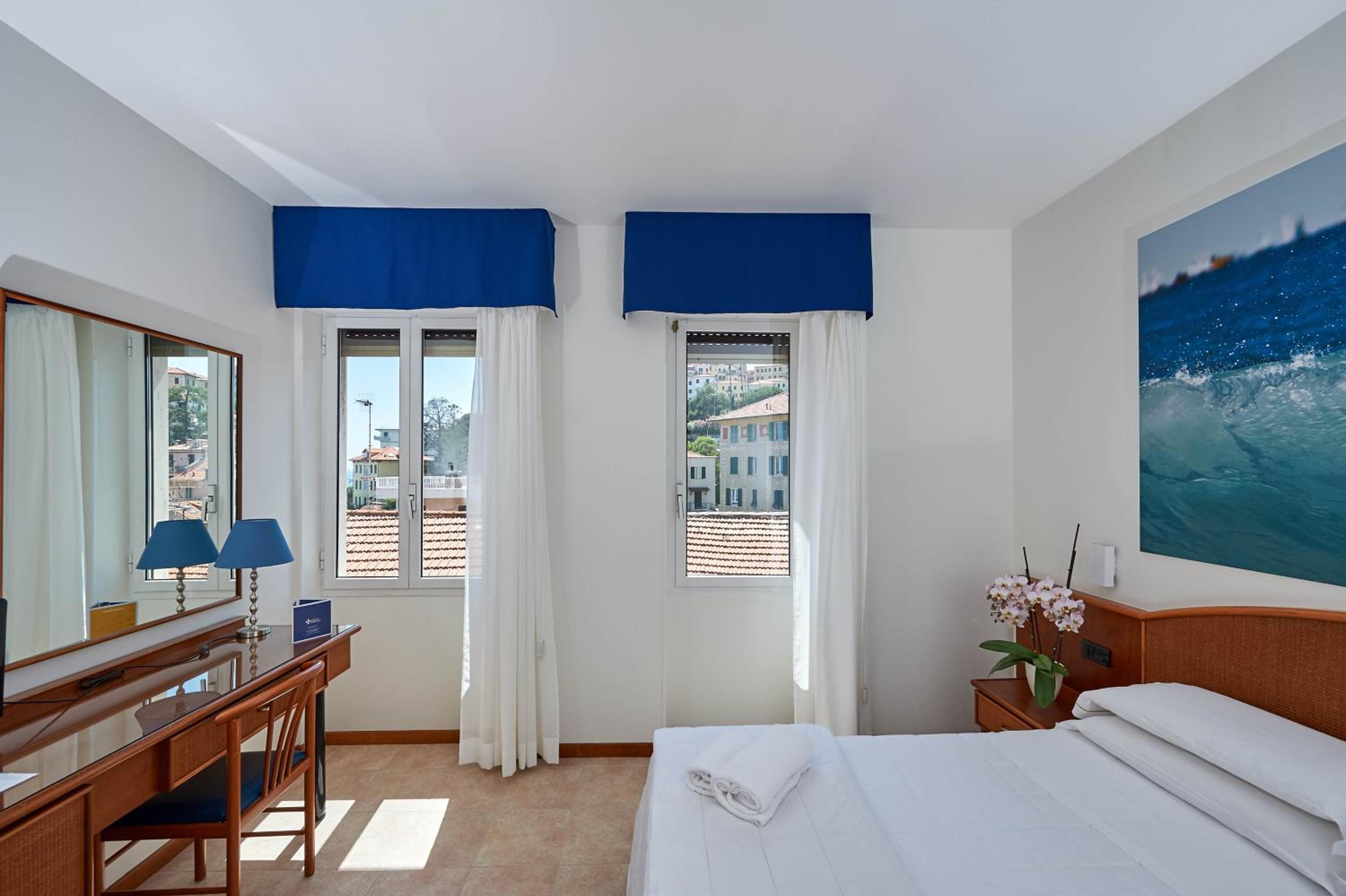 Double Room with Sea View - Photo 1