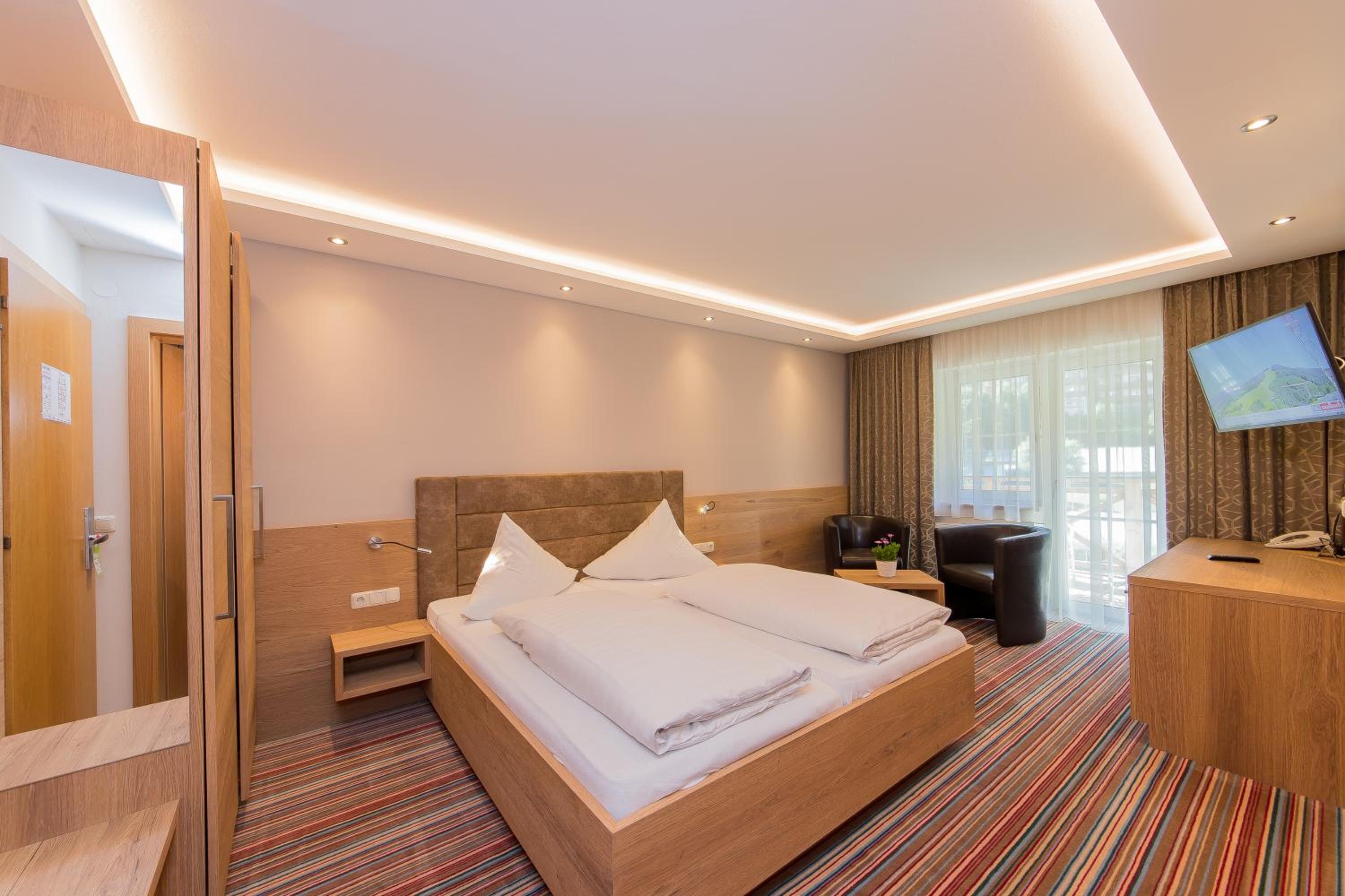 Double Room - Photo 7