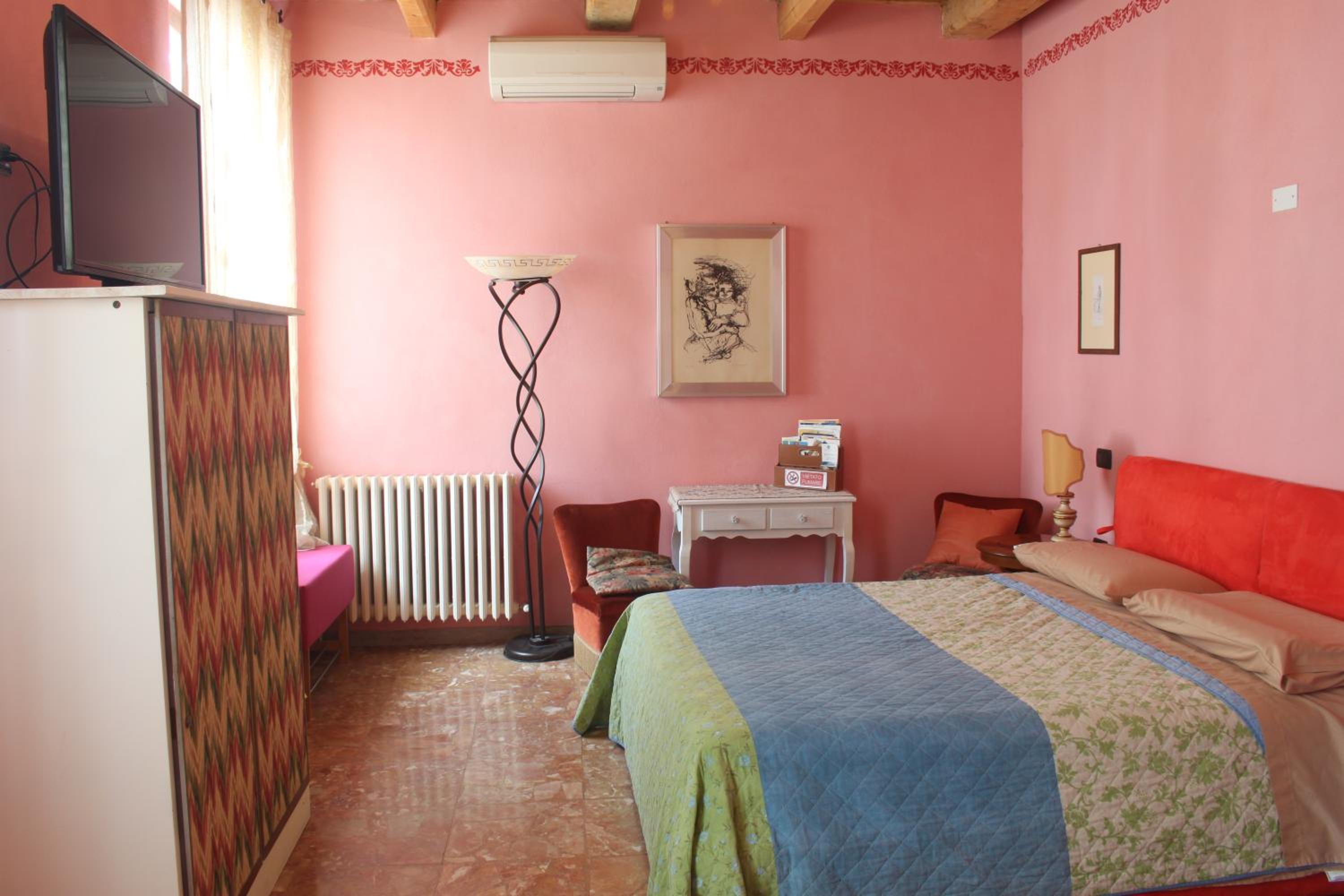 Deluxe Double Room photo 3
