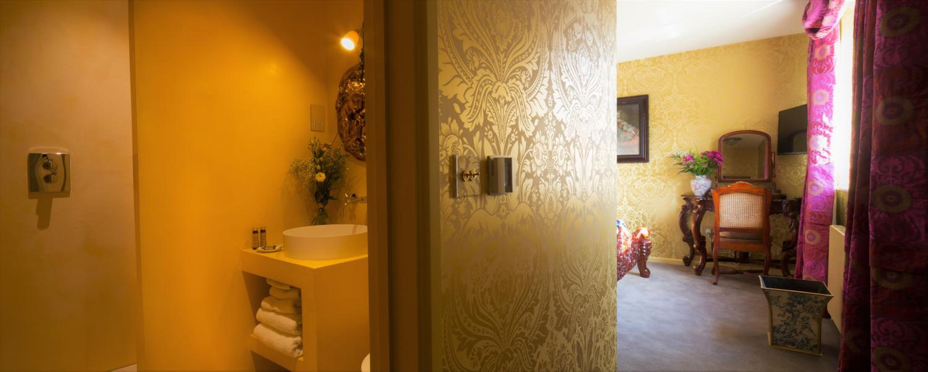 Rococo room photo 2