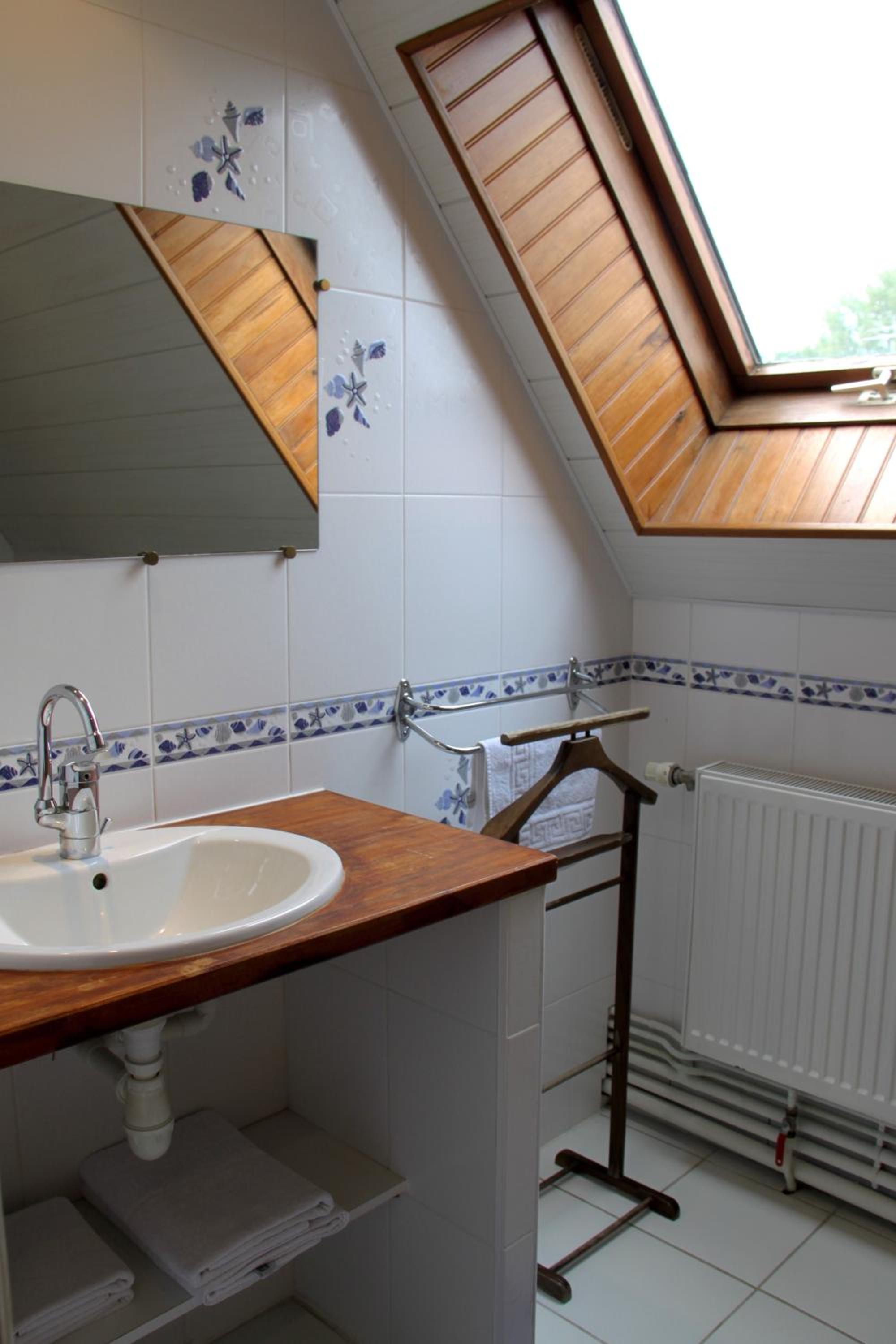Three-Bedroom House photo 3