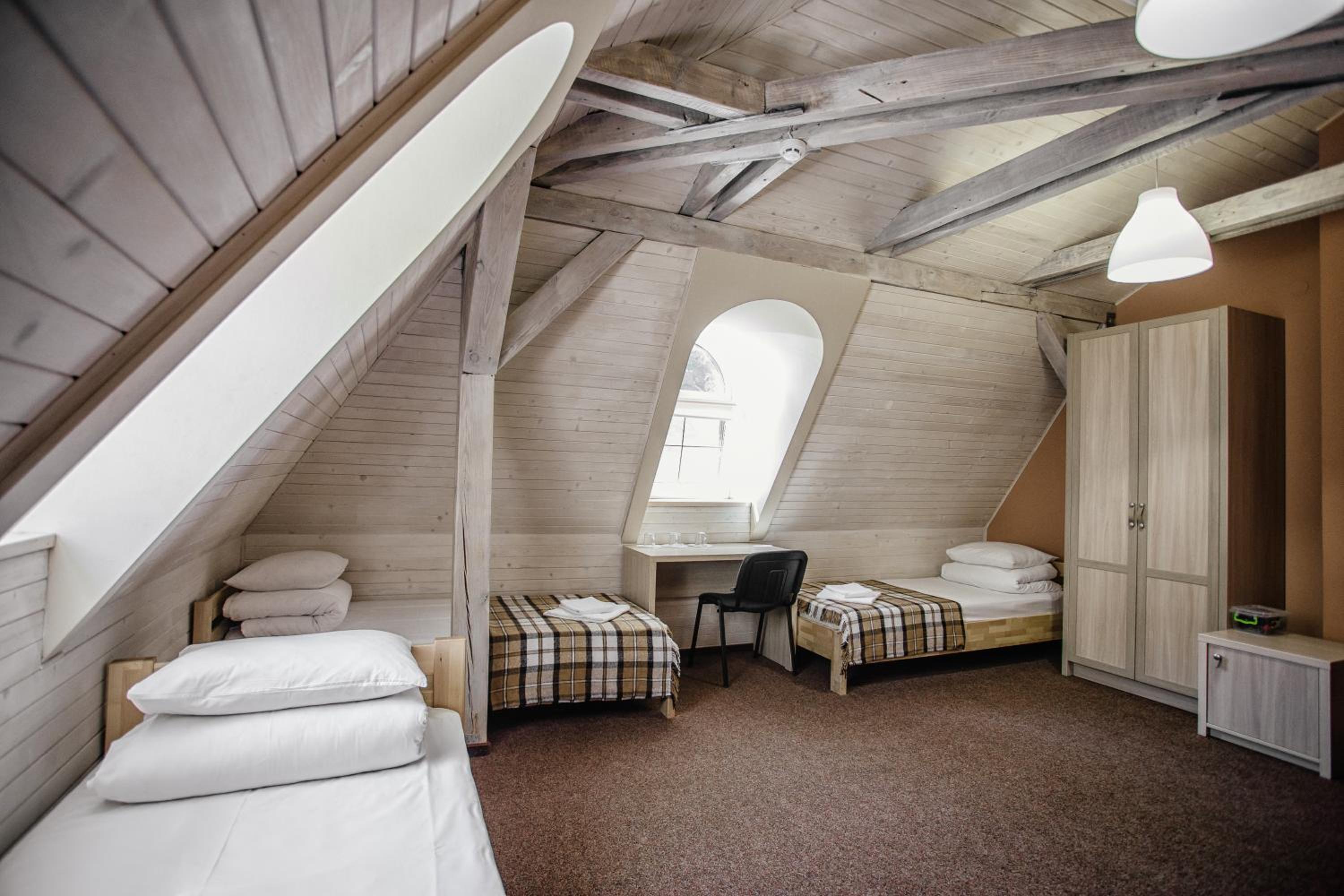 Economy Triple Room photo 1