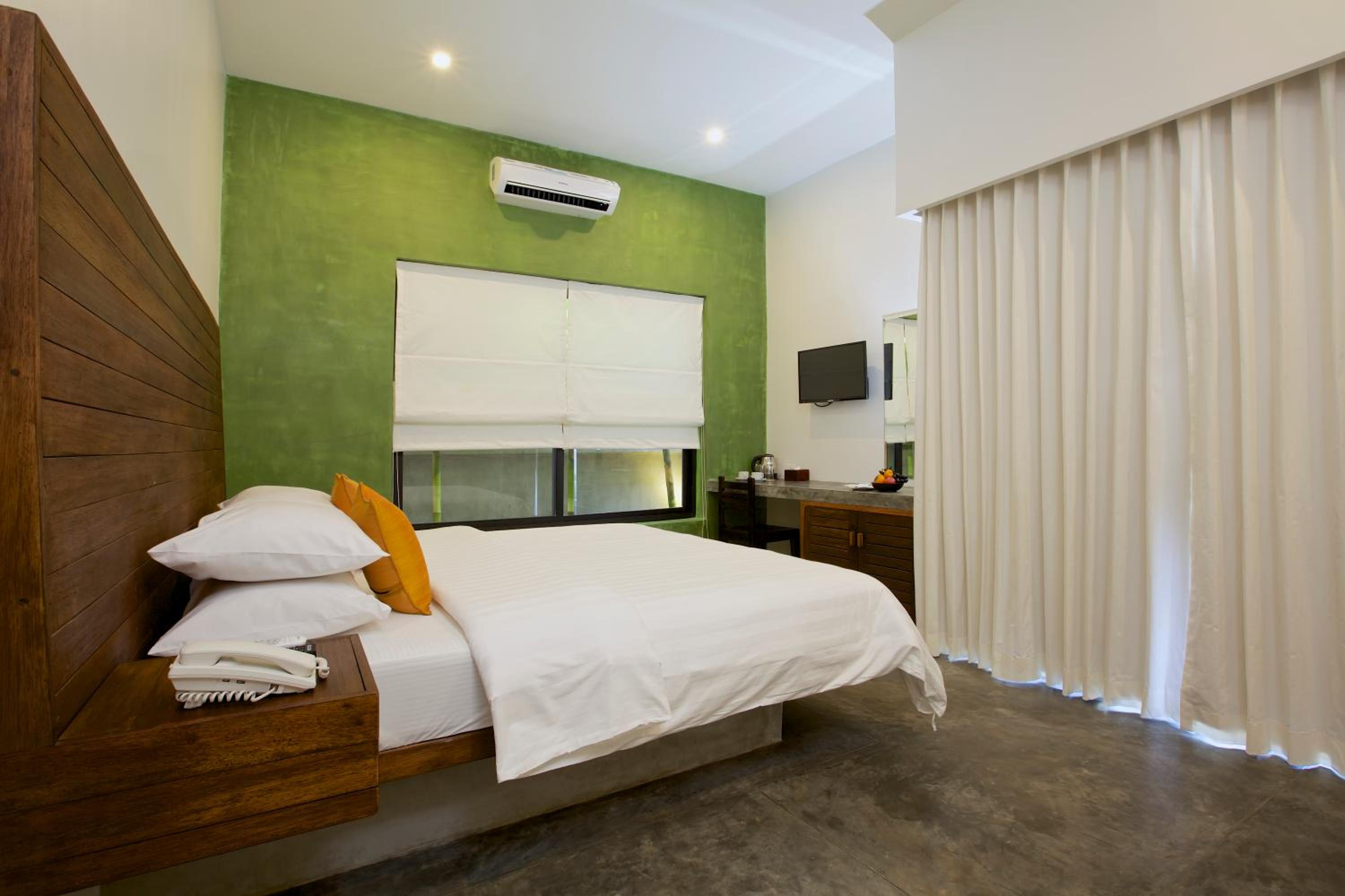 Deluxe Double Room with Pool View - Photo 3