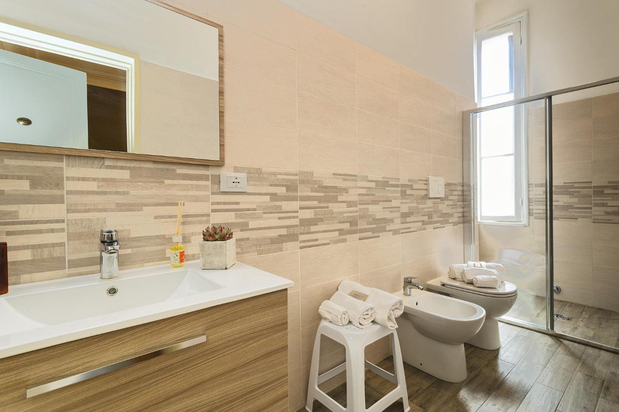 Standard Double Room - Photo 7