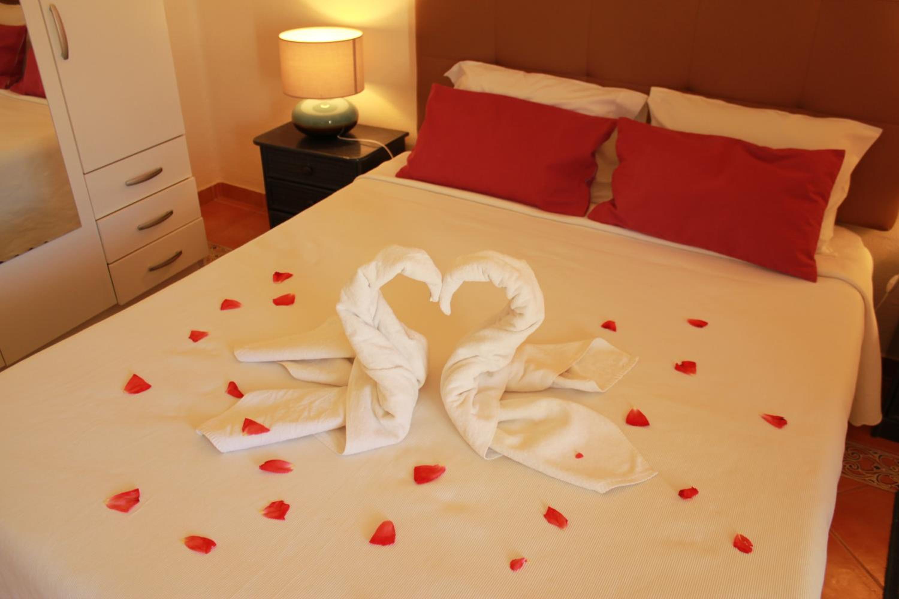 Double or Twin Room - Photo 10
