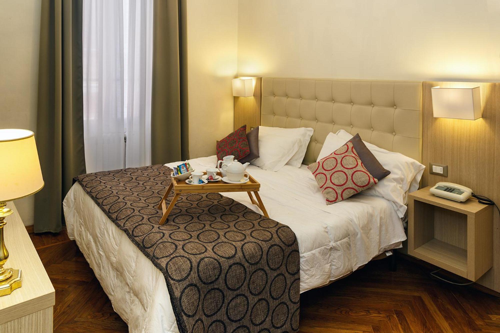Standard Double Room - Photo 10