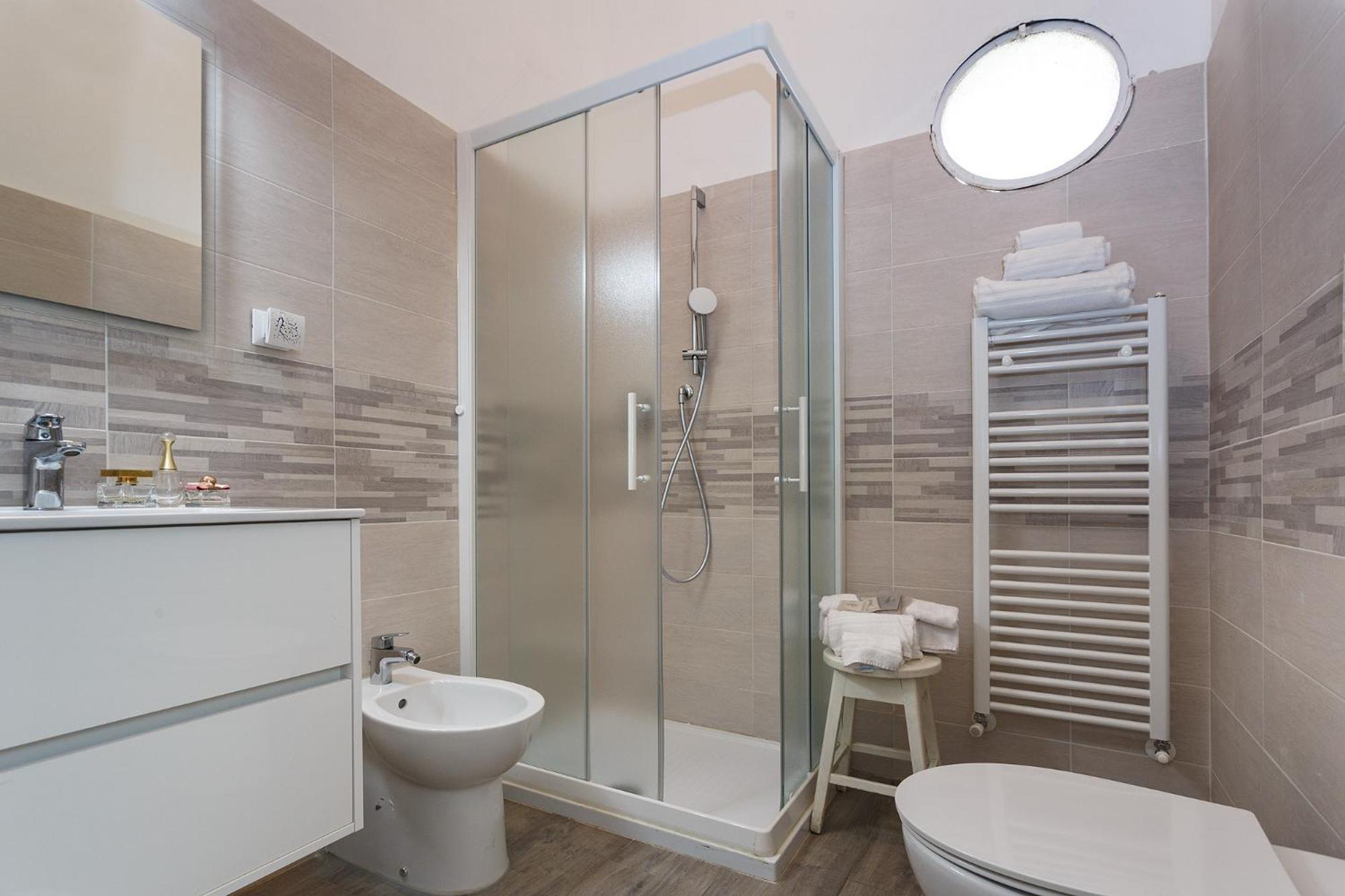 Triple Room - Photo 8