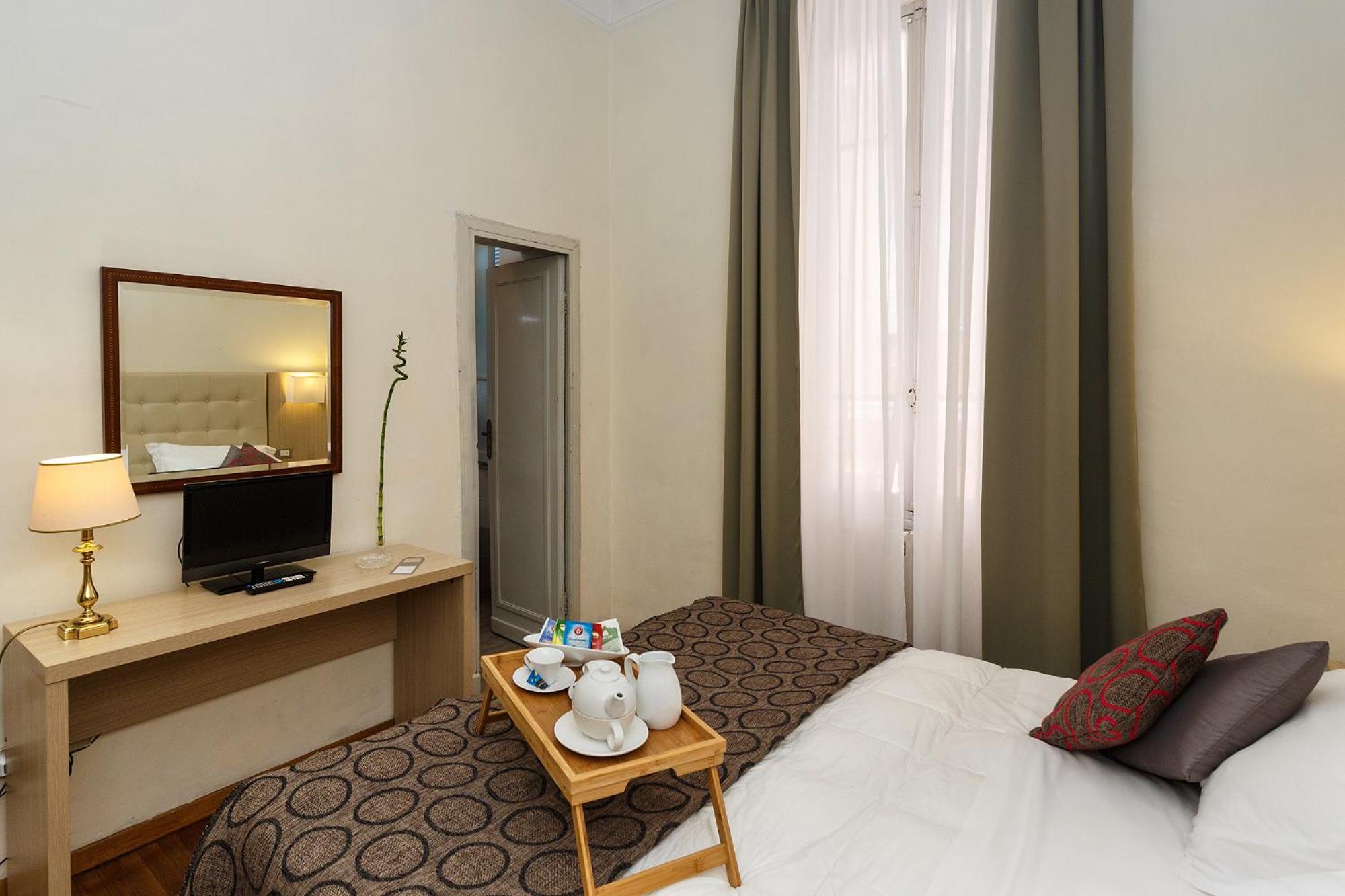 Economy Double Room - Photo 8
