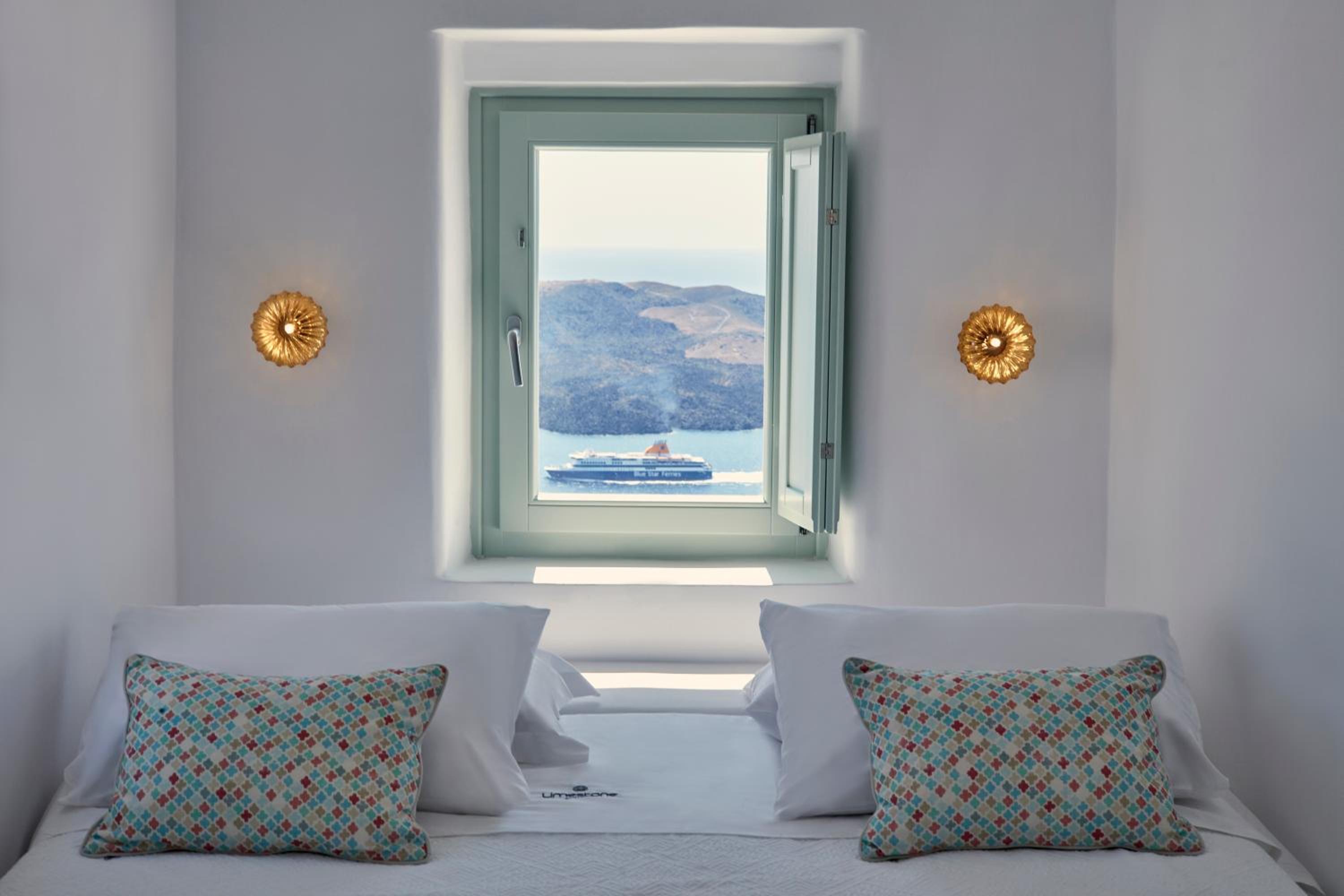 Junior Suite with Hot Tub and Caldera View