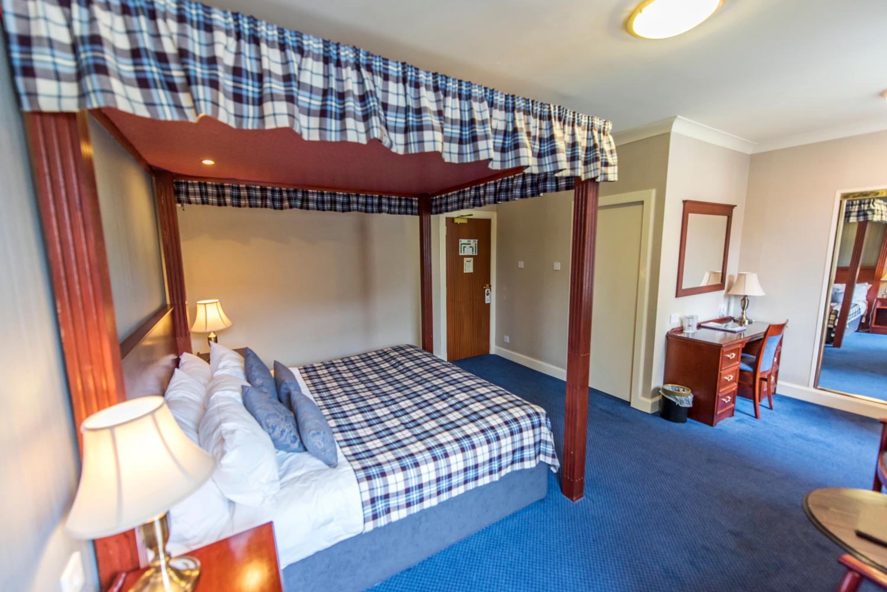 Double Room with Four Poster Bed photo 1