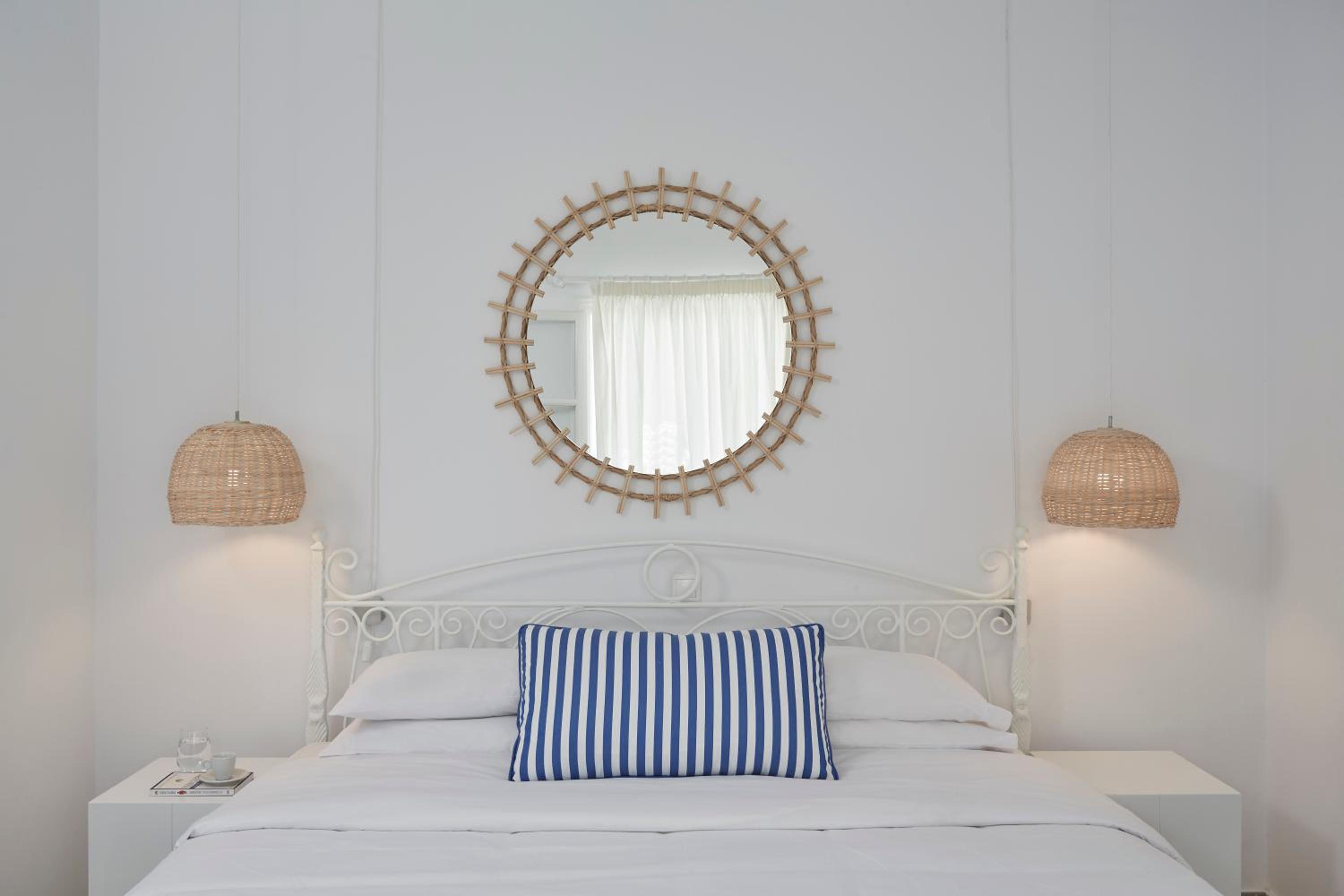 Cozy Room with Courtyard View - Photo 1