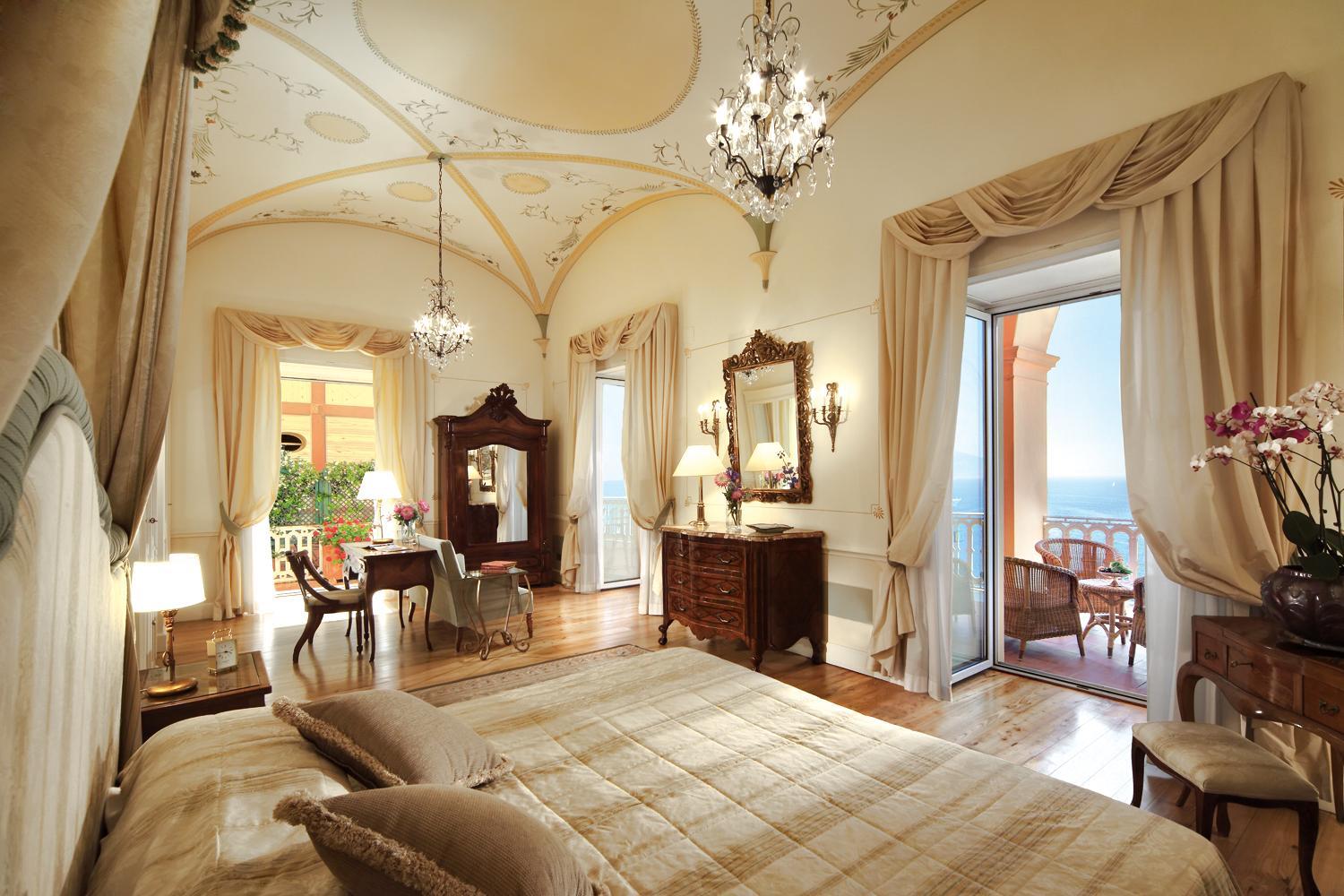 Suite with Terrace thumbnail 6