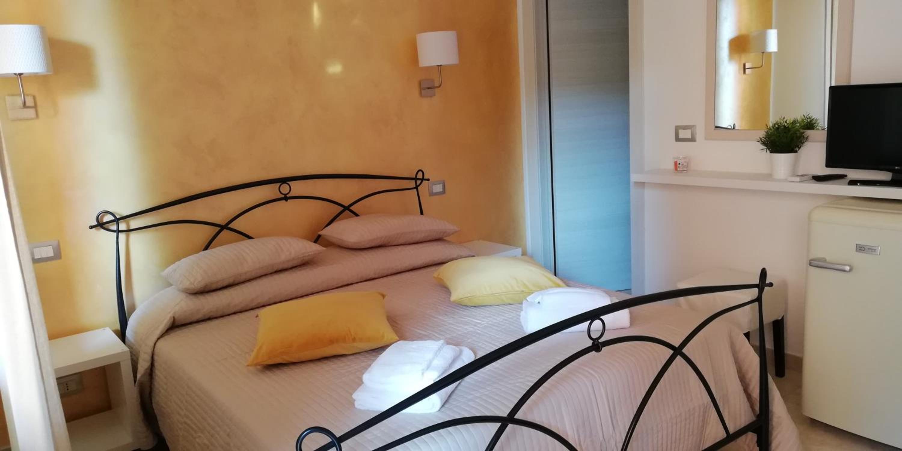 Double Room with Garden View - Photo 3