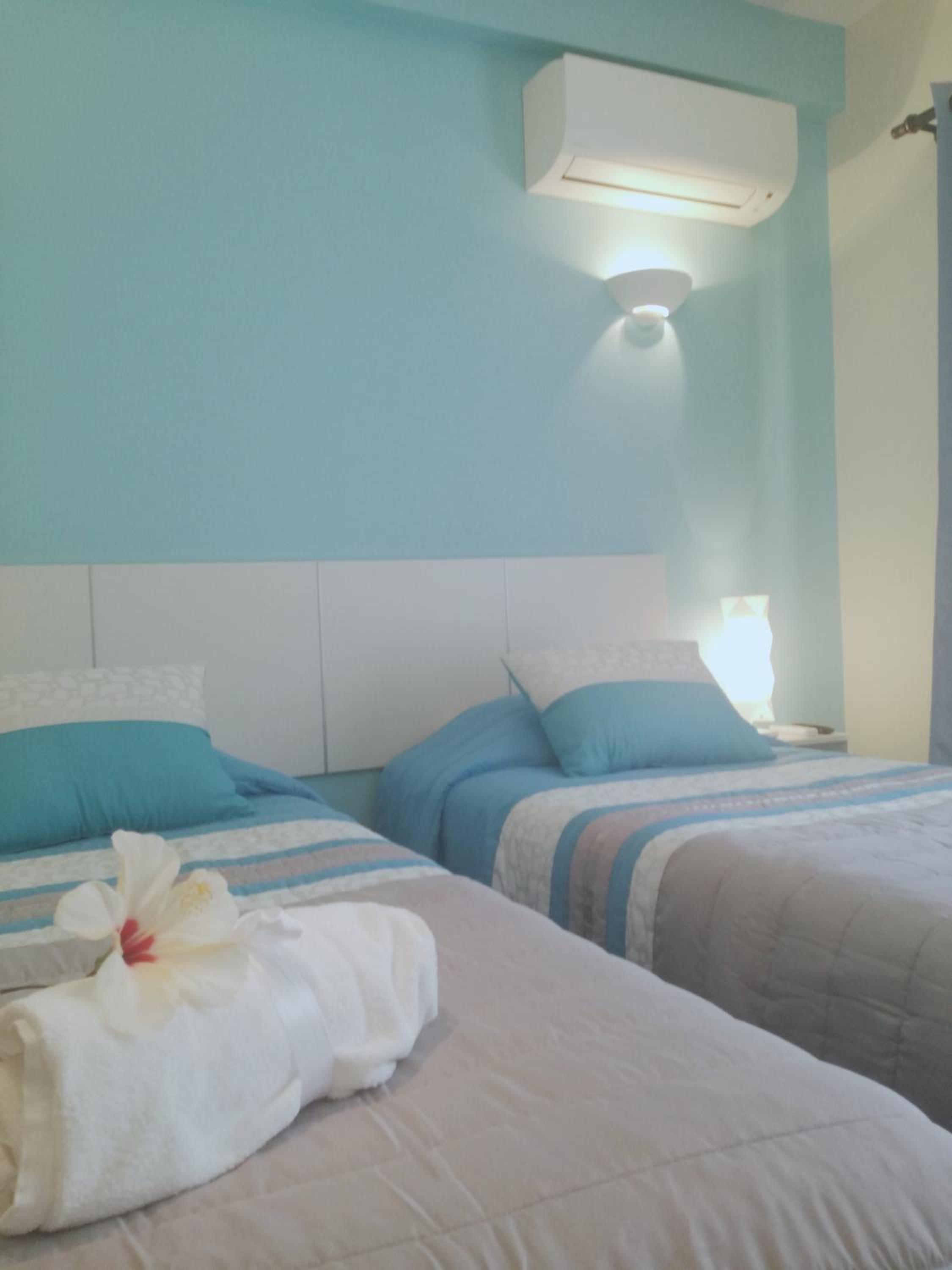 Large Twin Room photo 3
