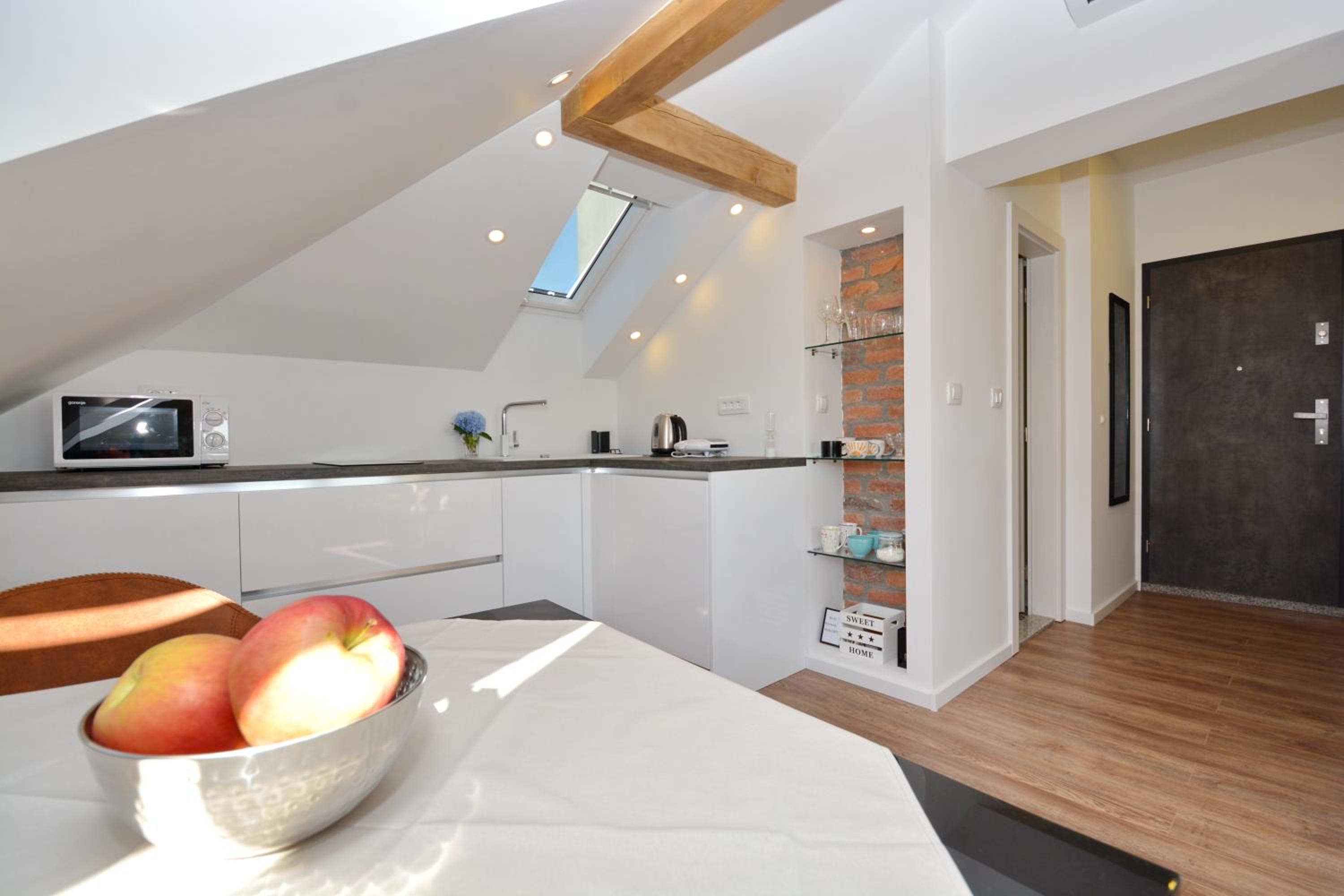 One Bedroom Loft with Sea View - Photo 10