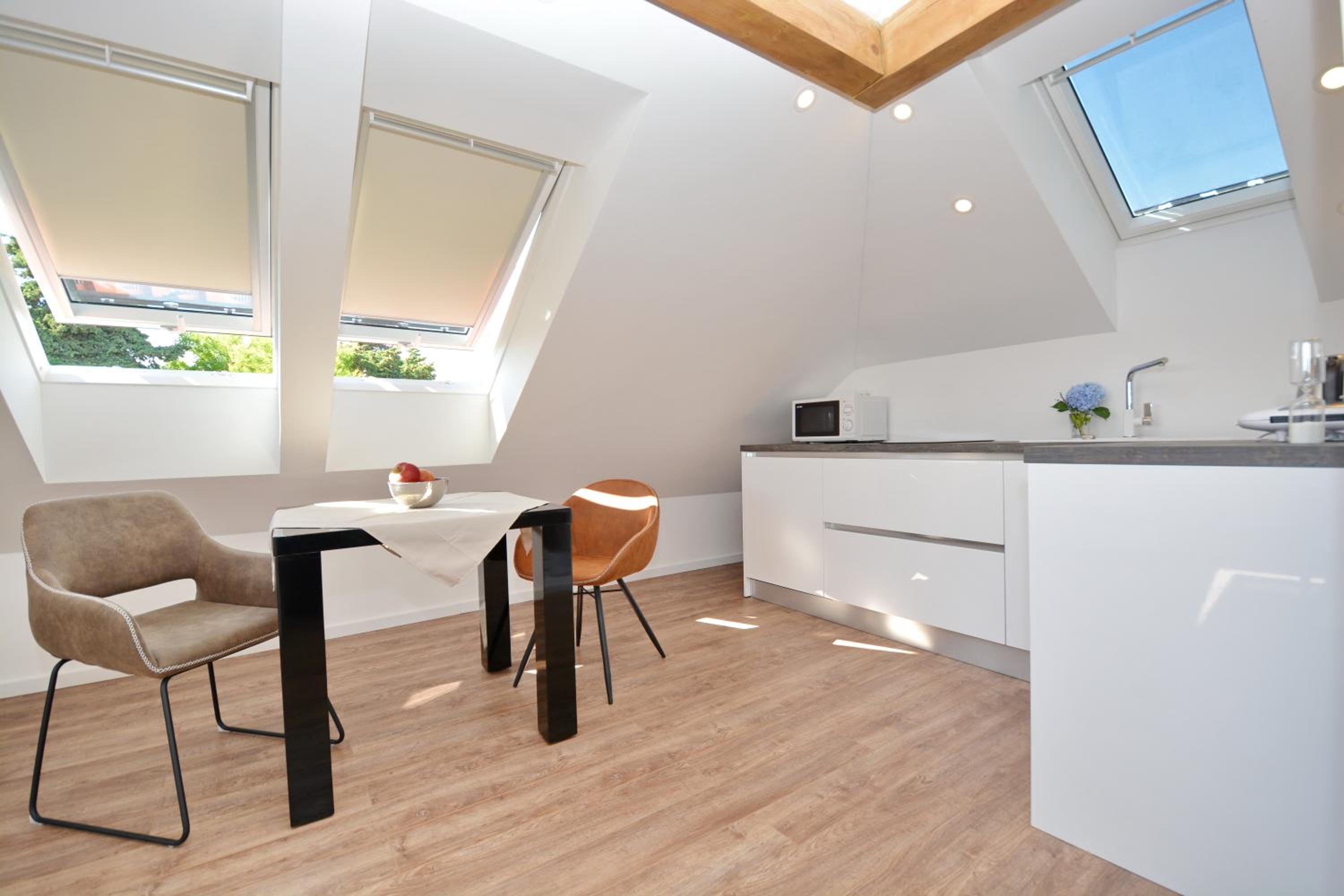 One Bedroom Loft with Sea View - Photo 11