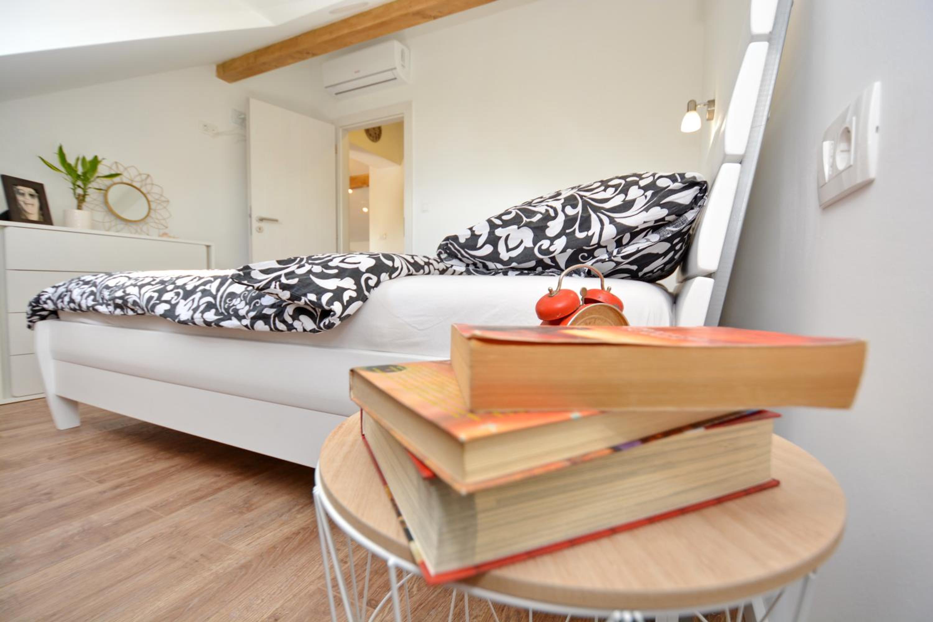 One Bedroom Loft with Sea View - Photo 15