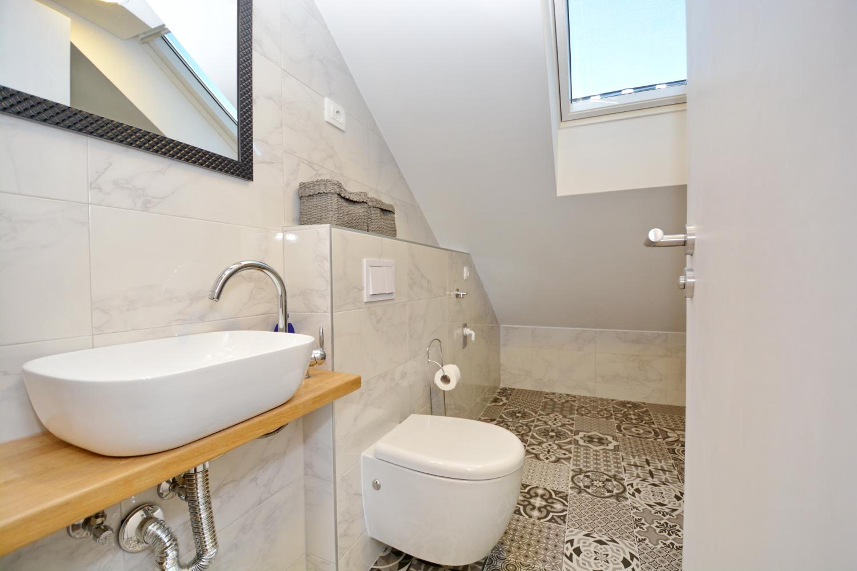 One Bedroom Loft with Sea View - Photo 3