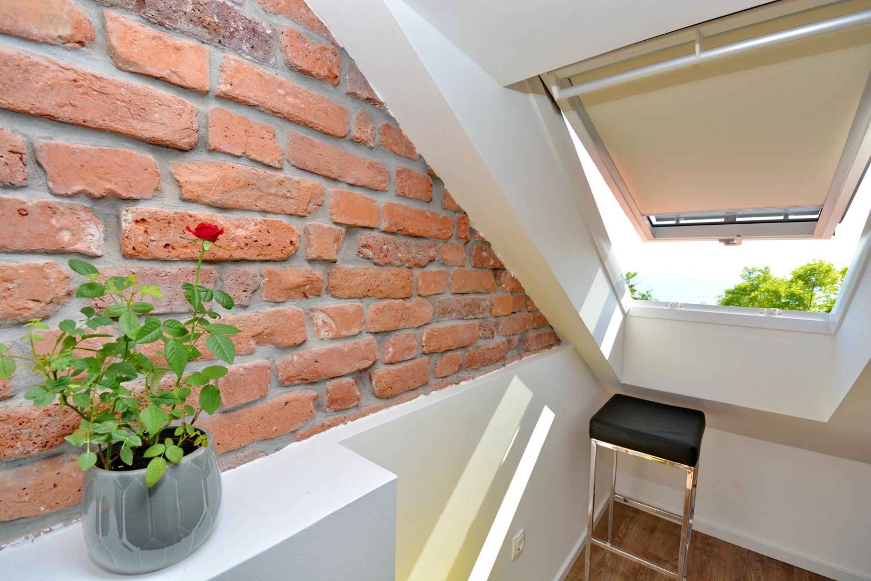 One Bedroom Loft with Sea View - Photo 19