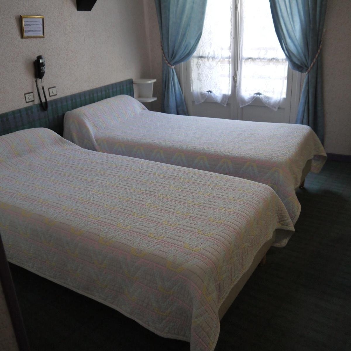 Deluxe Double or Twin Room photo 3