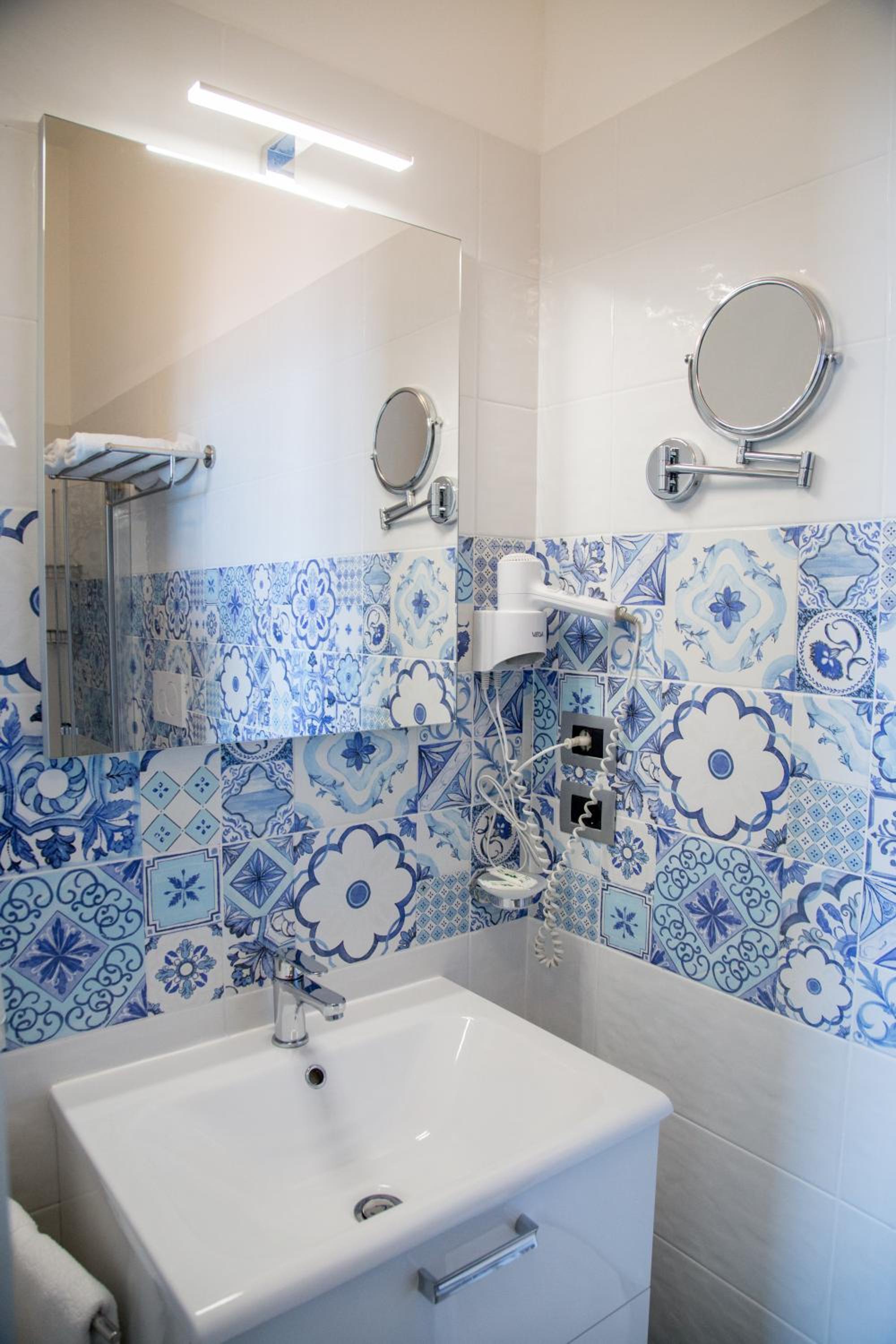 Superior Double or Twin Room with Sea View