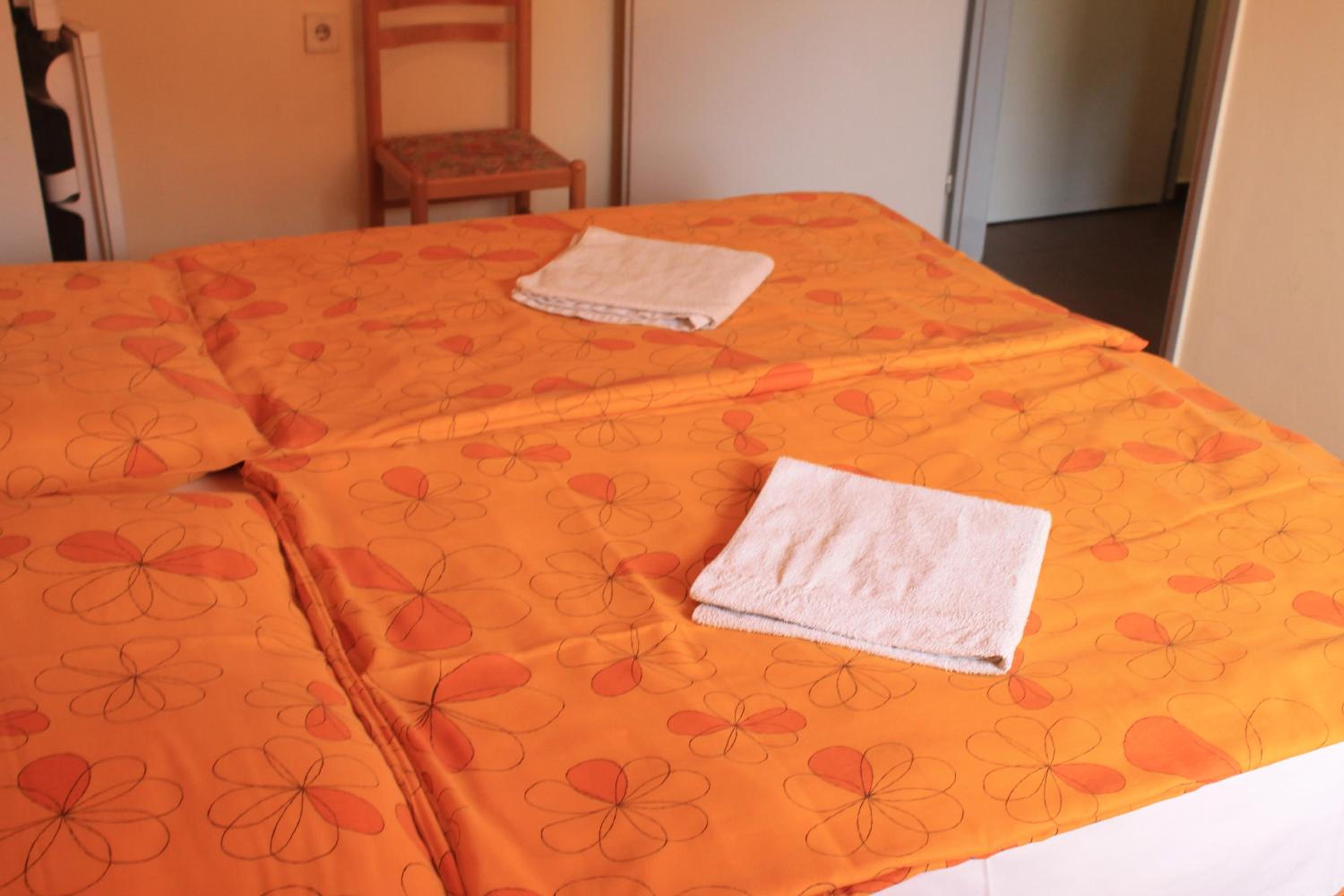 Single Room with Bathroom photo 2