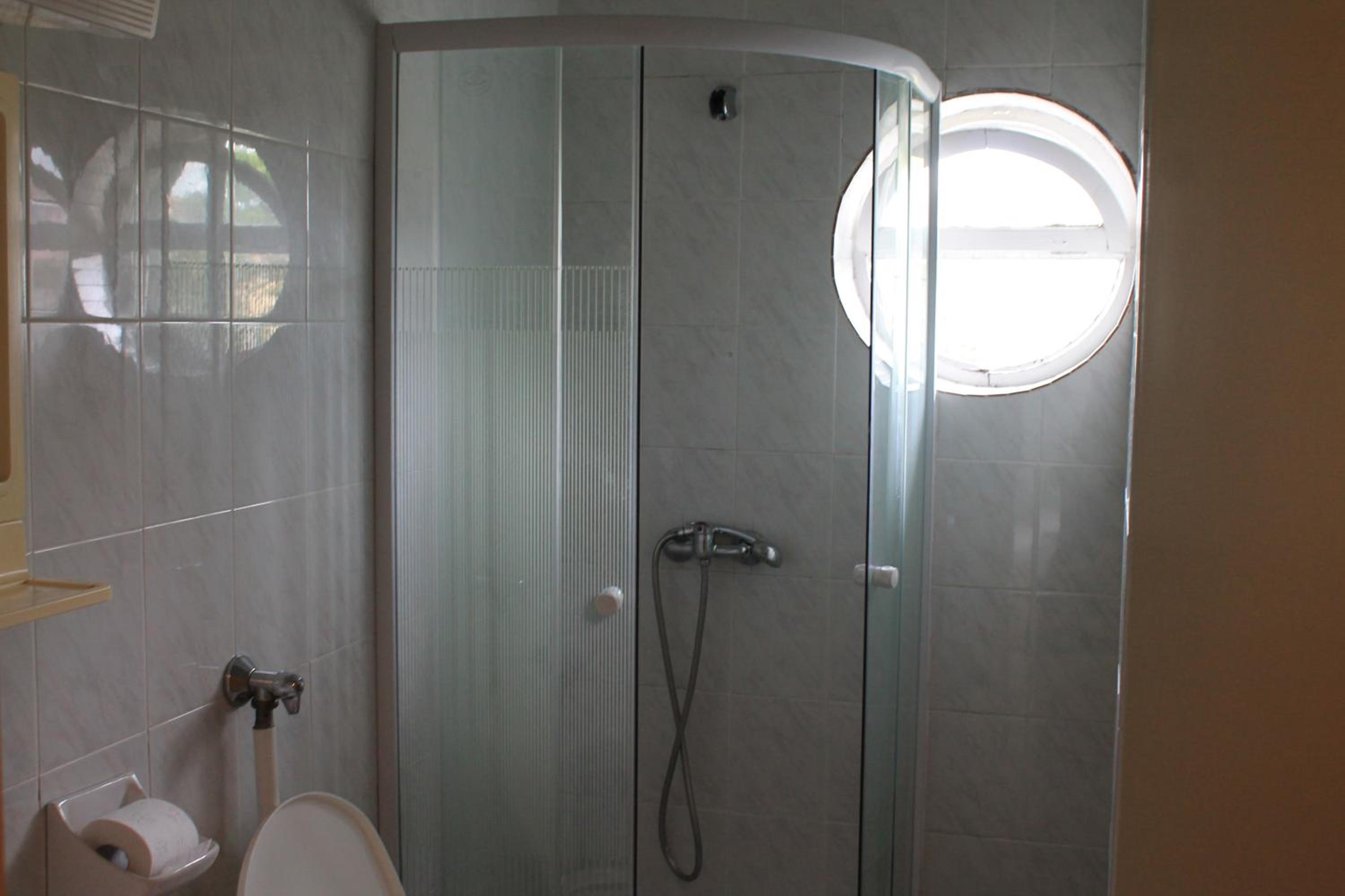 Single Room with Bathroom photo 3