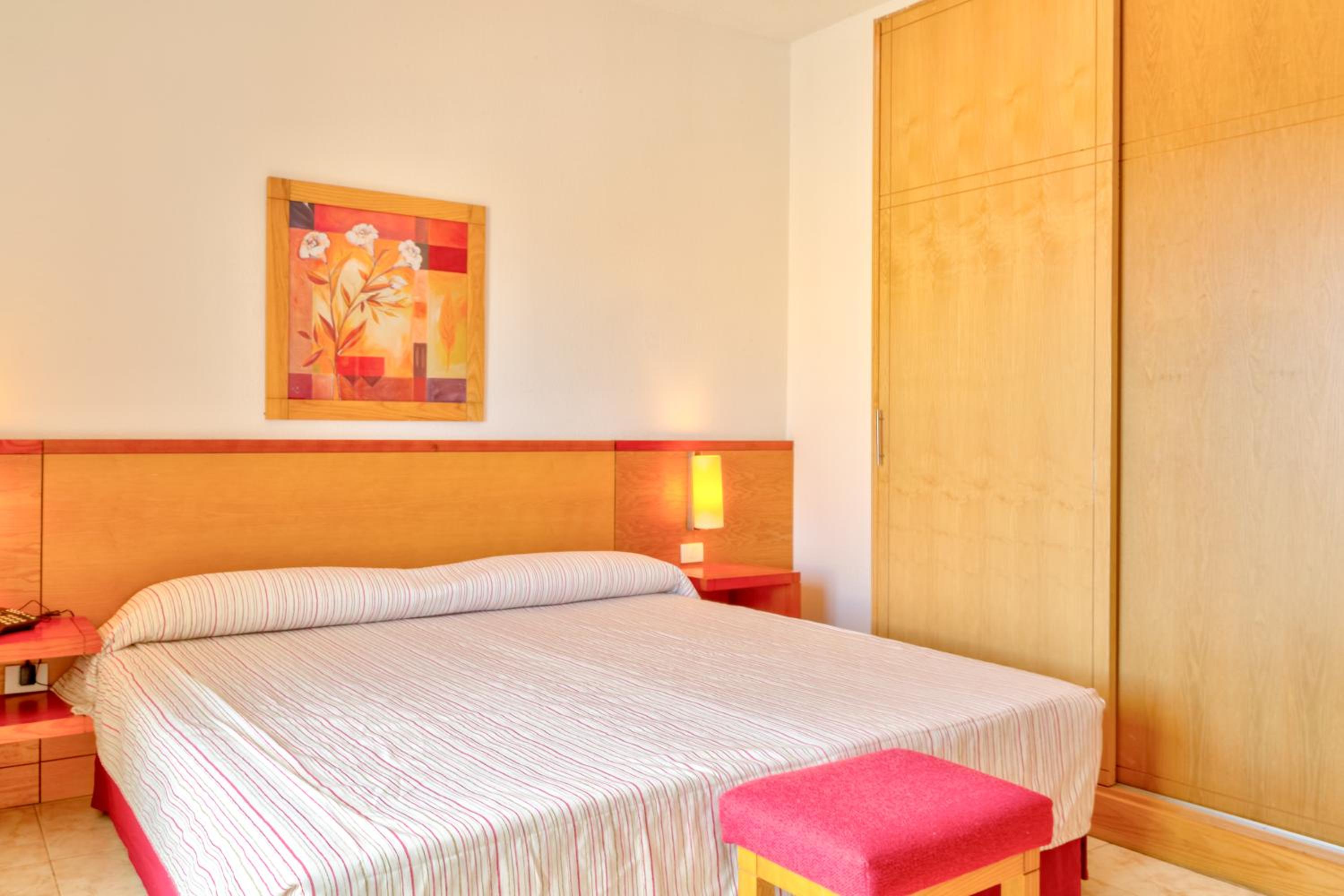 Standard Double or Twin Room - Photo 3