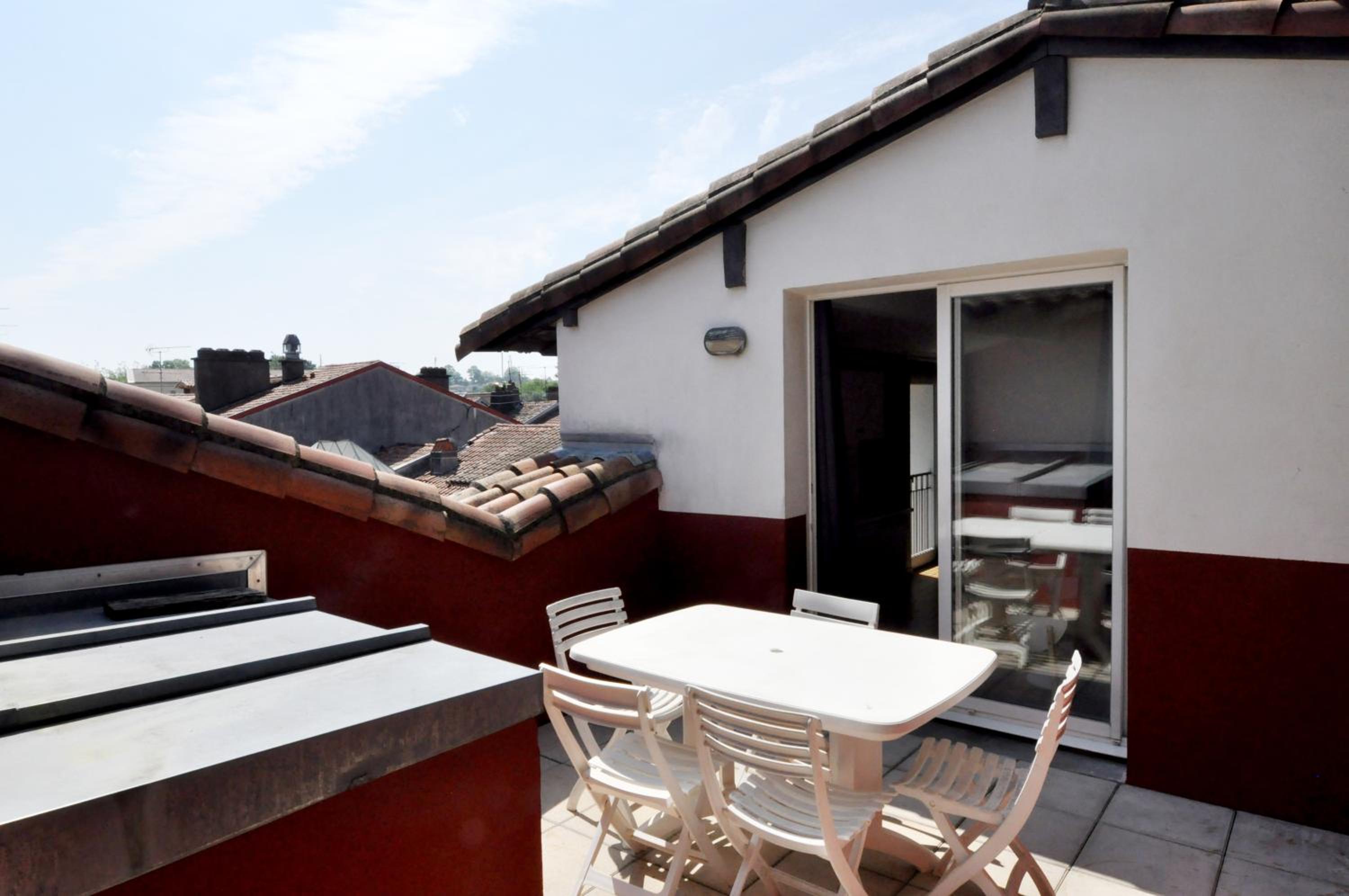 Duplex Apartment with Terrace - Photo 7