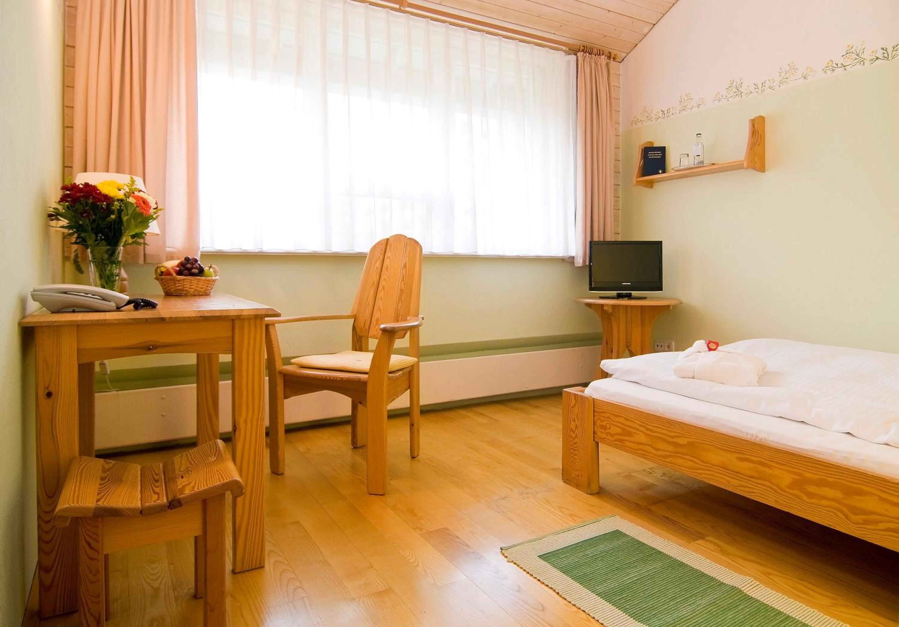 Single Room photo 3