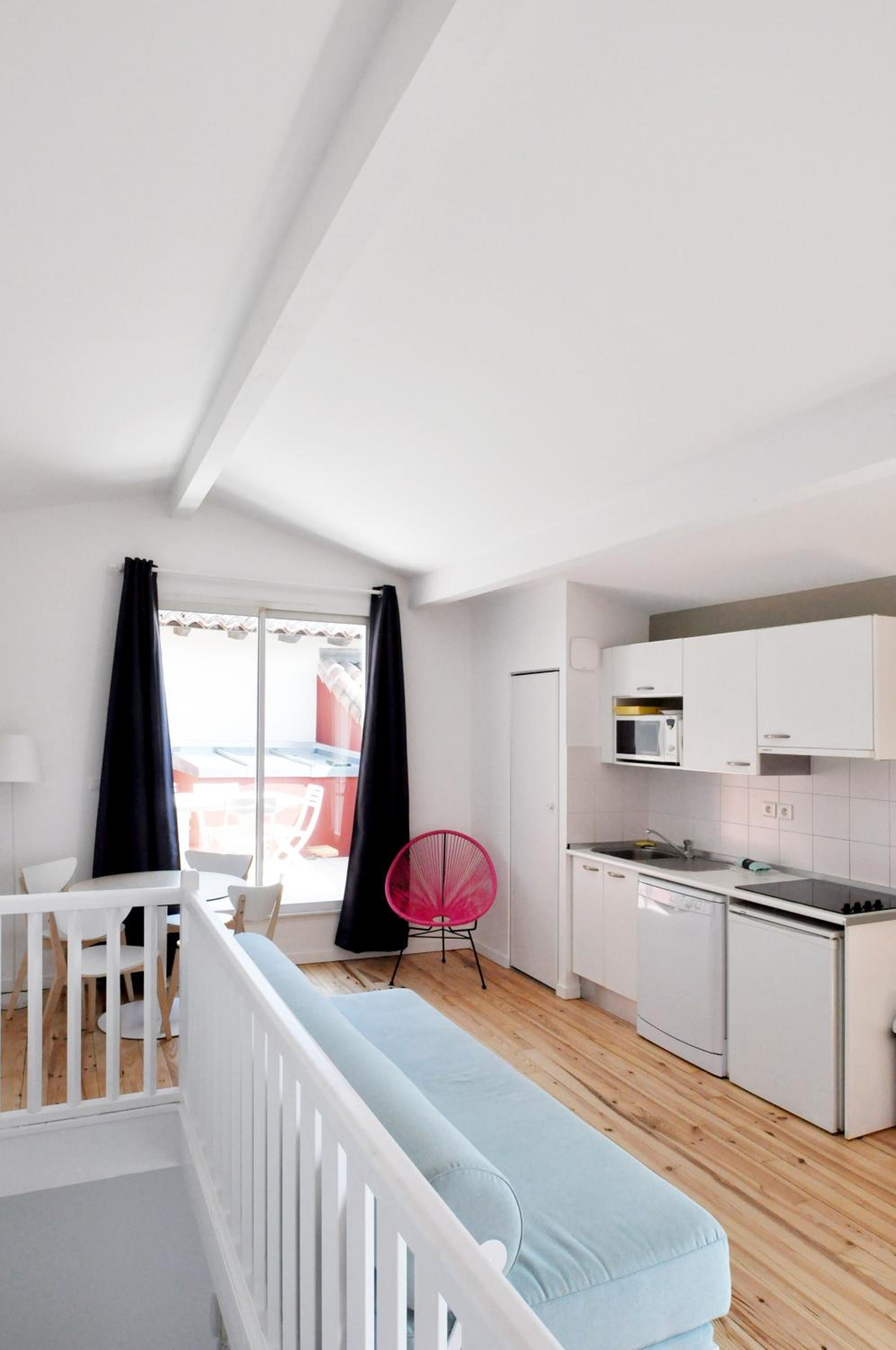 Duplex Apartment with Terrace - Photo 6