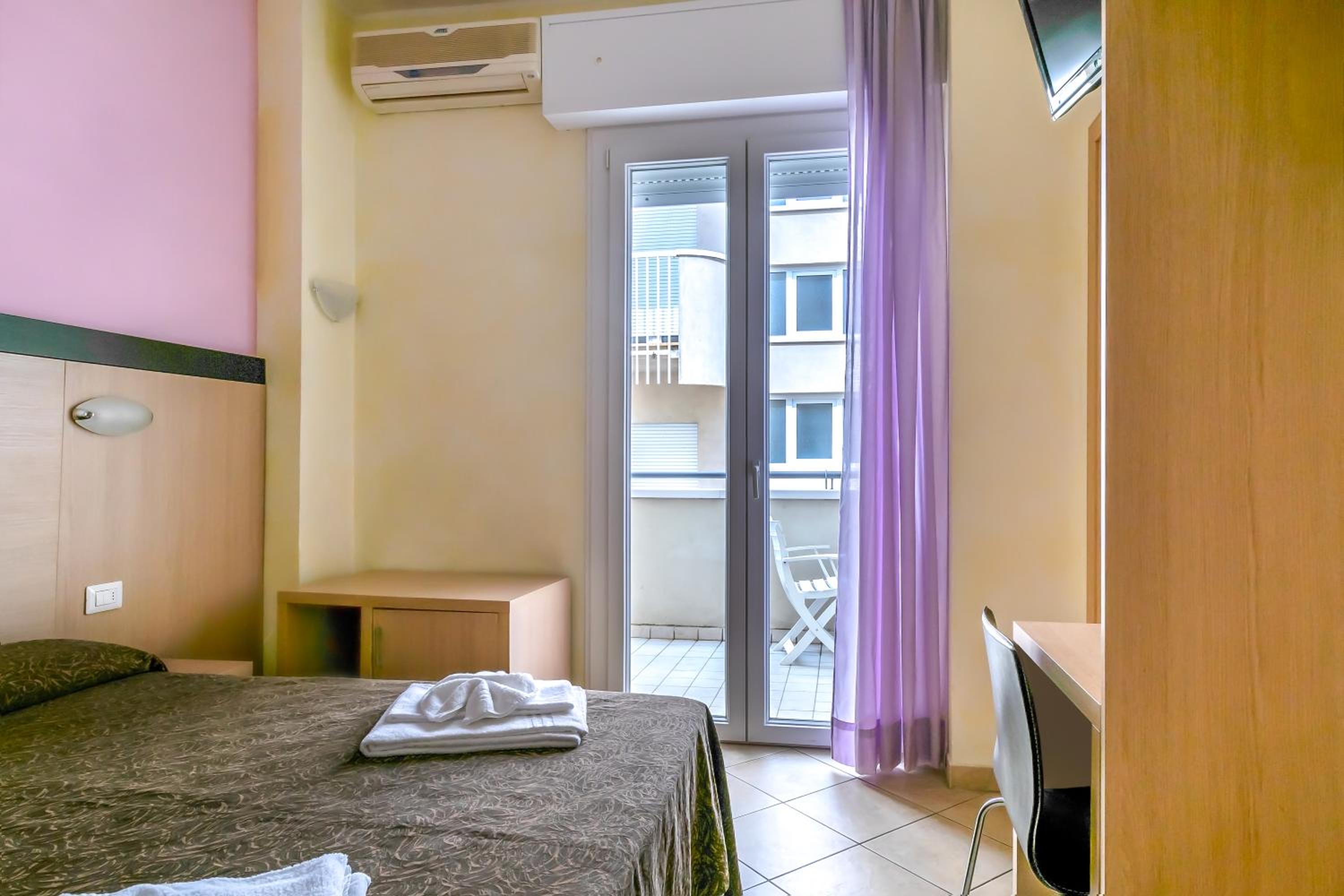 Double or Twin Room - Photo 3