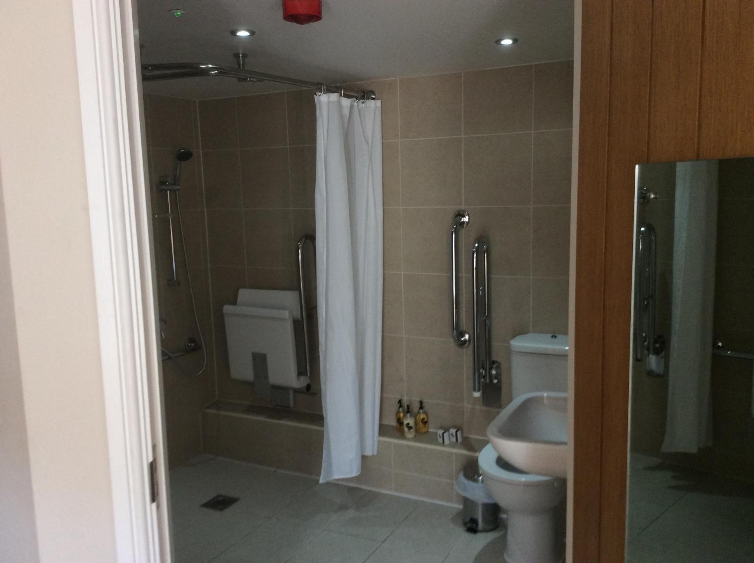 Double Room - Disability Access photo 3