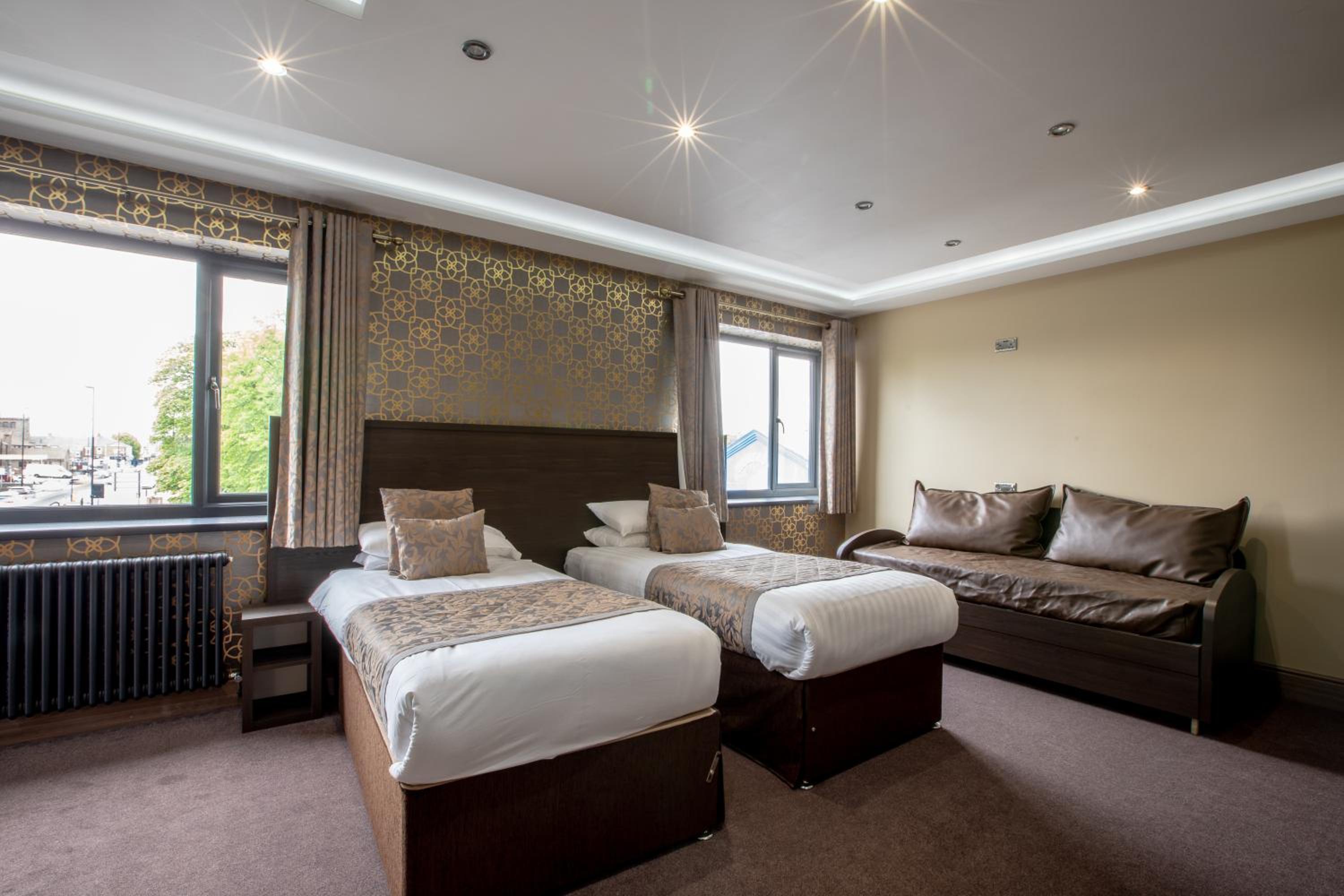 Deluxe Studio (2 Rooms ) Twin Beds photo 2