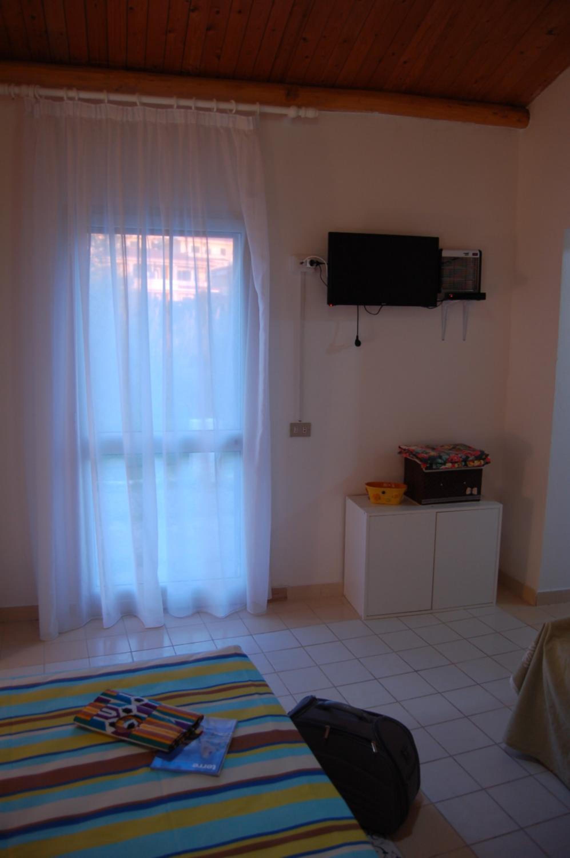 One-Bedroom House photo 1