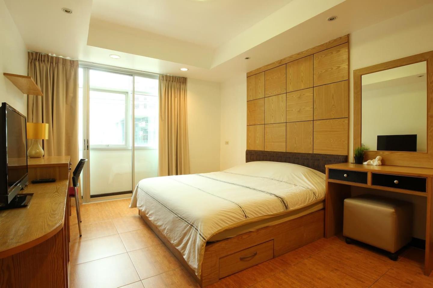 Deluxe Apartment photo 2