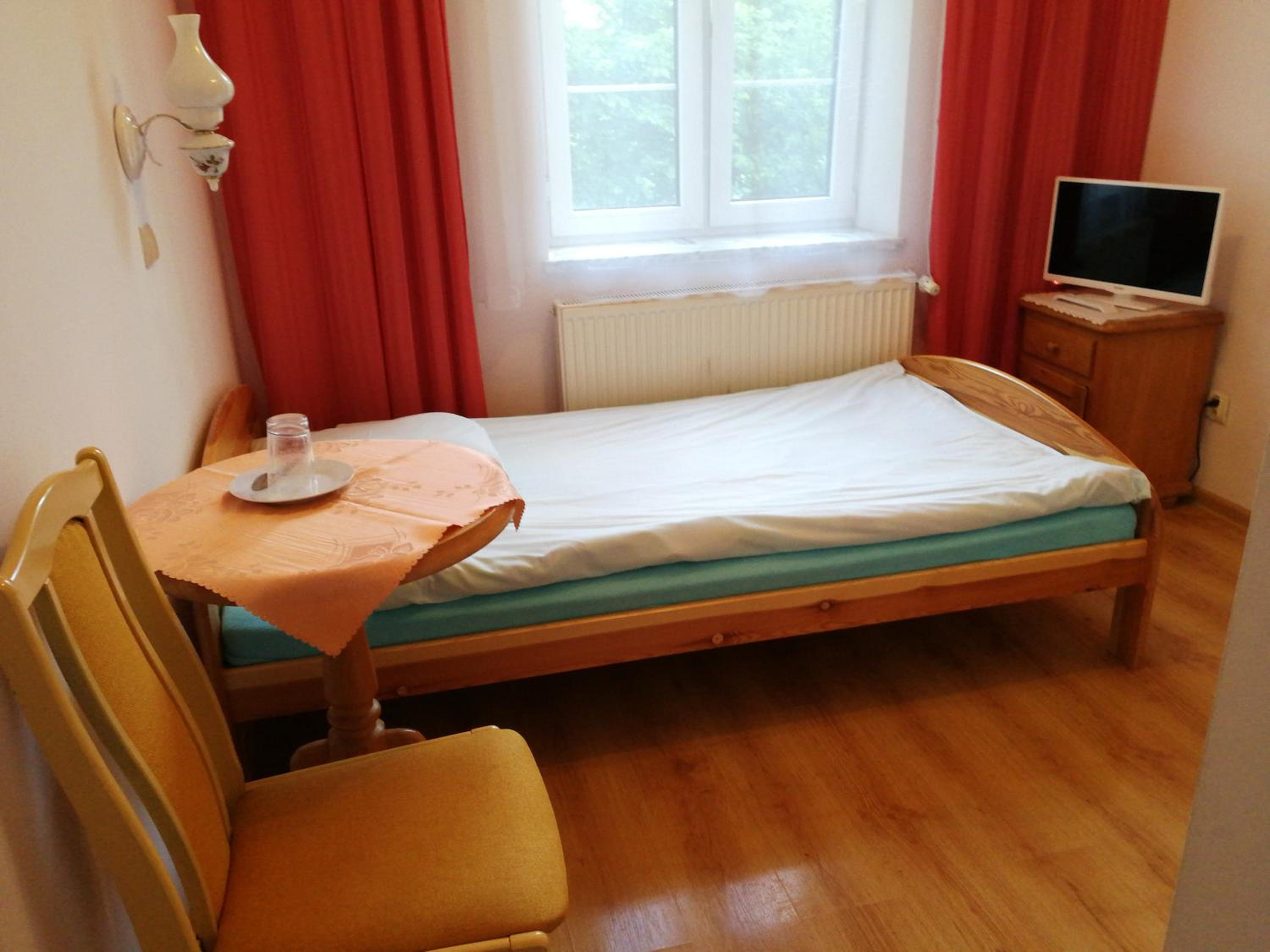 Standard Single Room With Shower