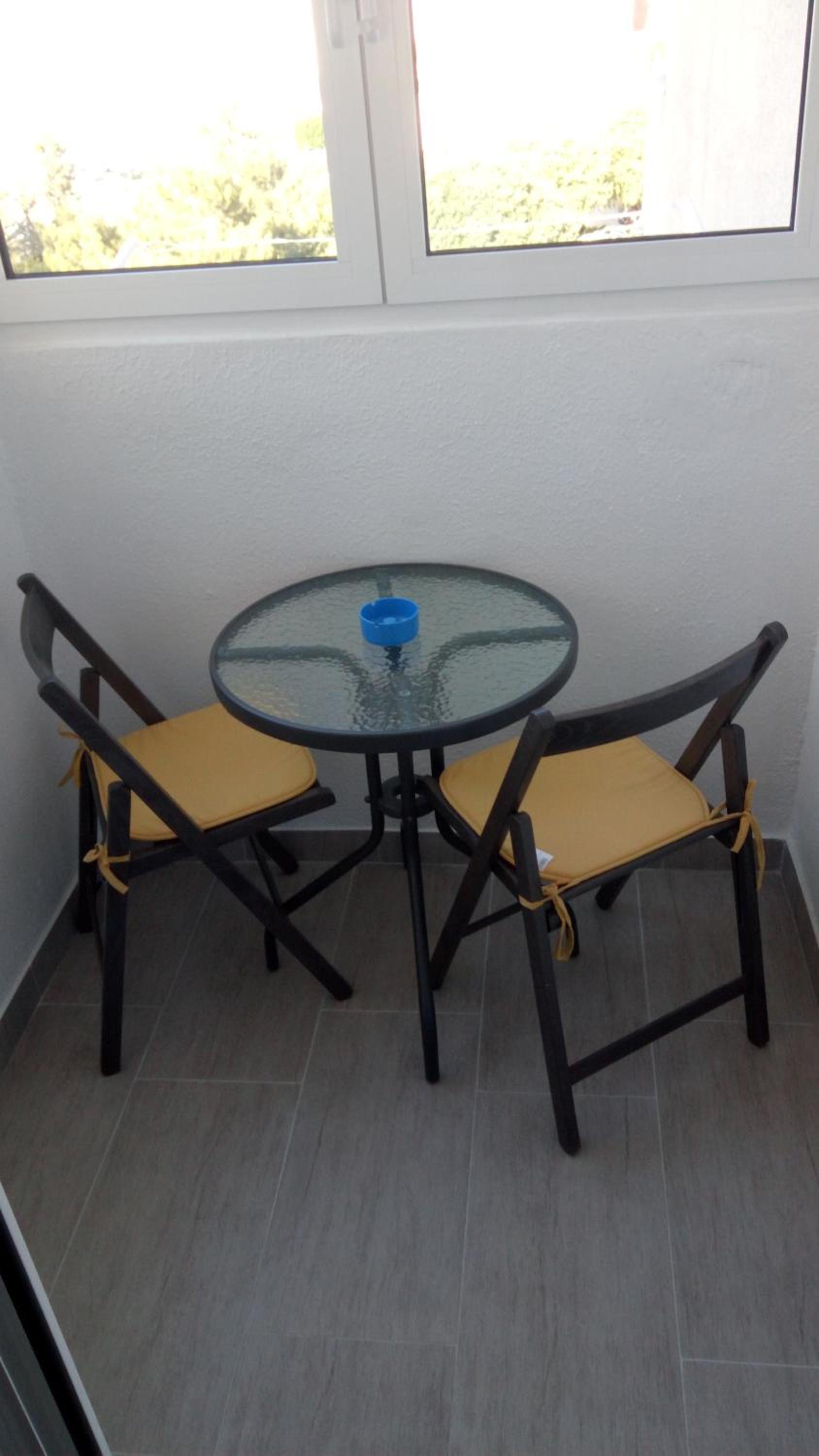 Apartment with Balcony - Photo 7