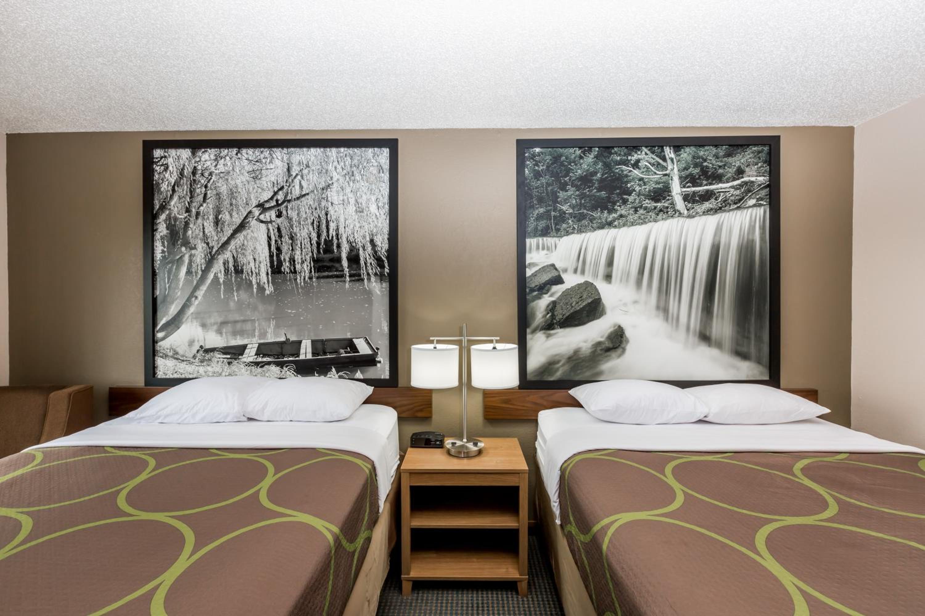 Deluxe Double Room with Two Double Beds - Non-Smoking - Photo 6