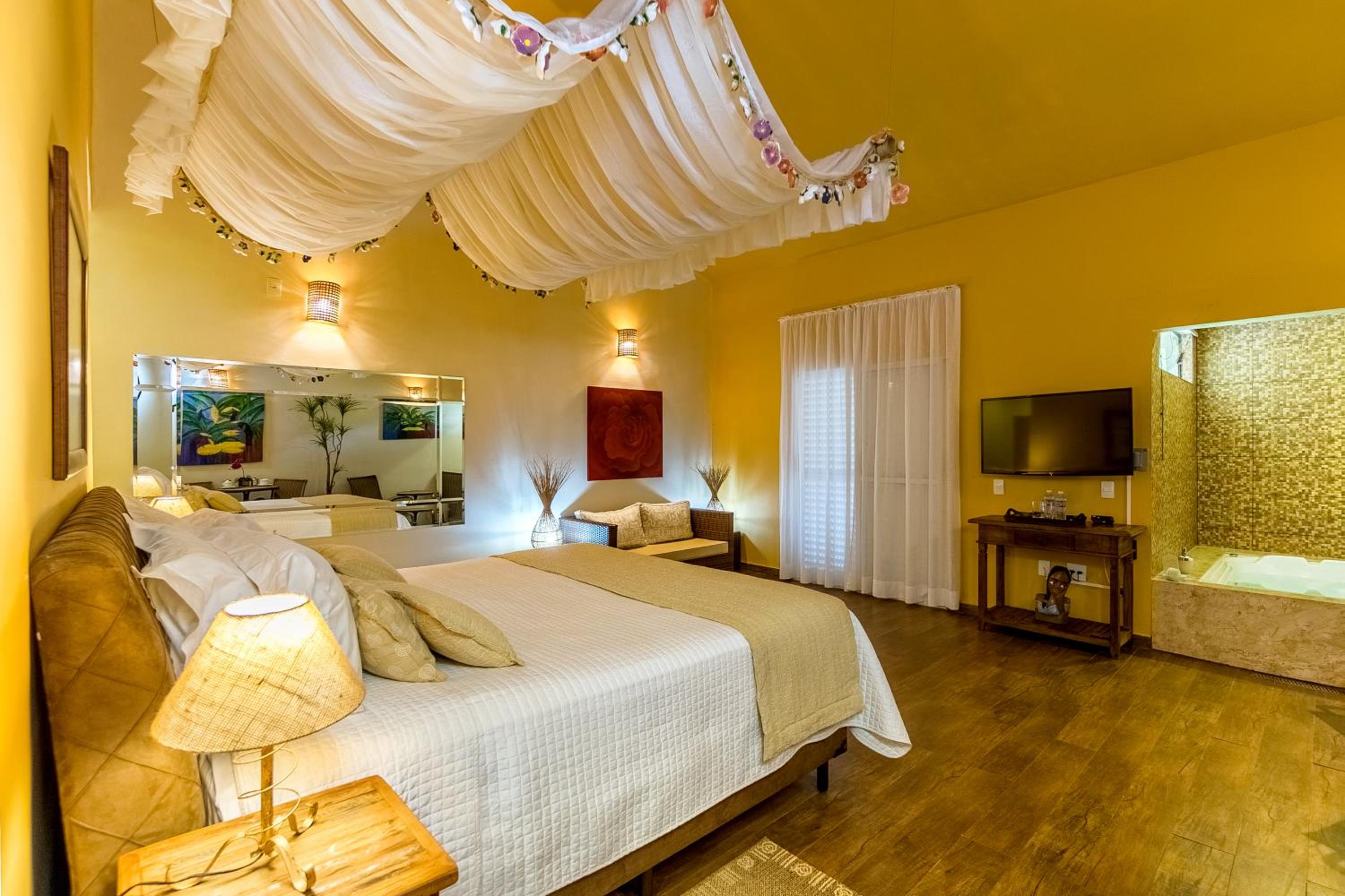 Deluxe Suite with Spa Bath photo 1