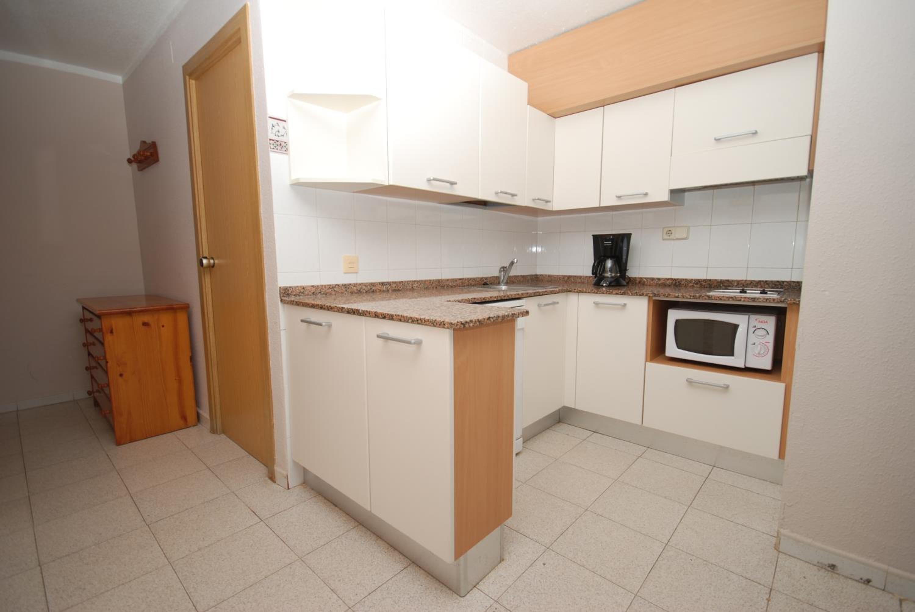 Two-Bedroom Apartment (4-6 Adults) photo 2