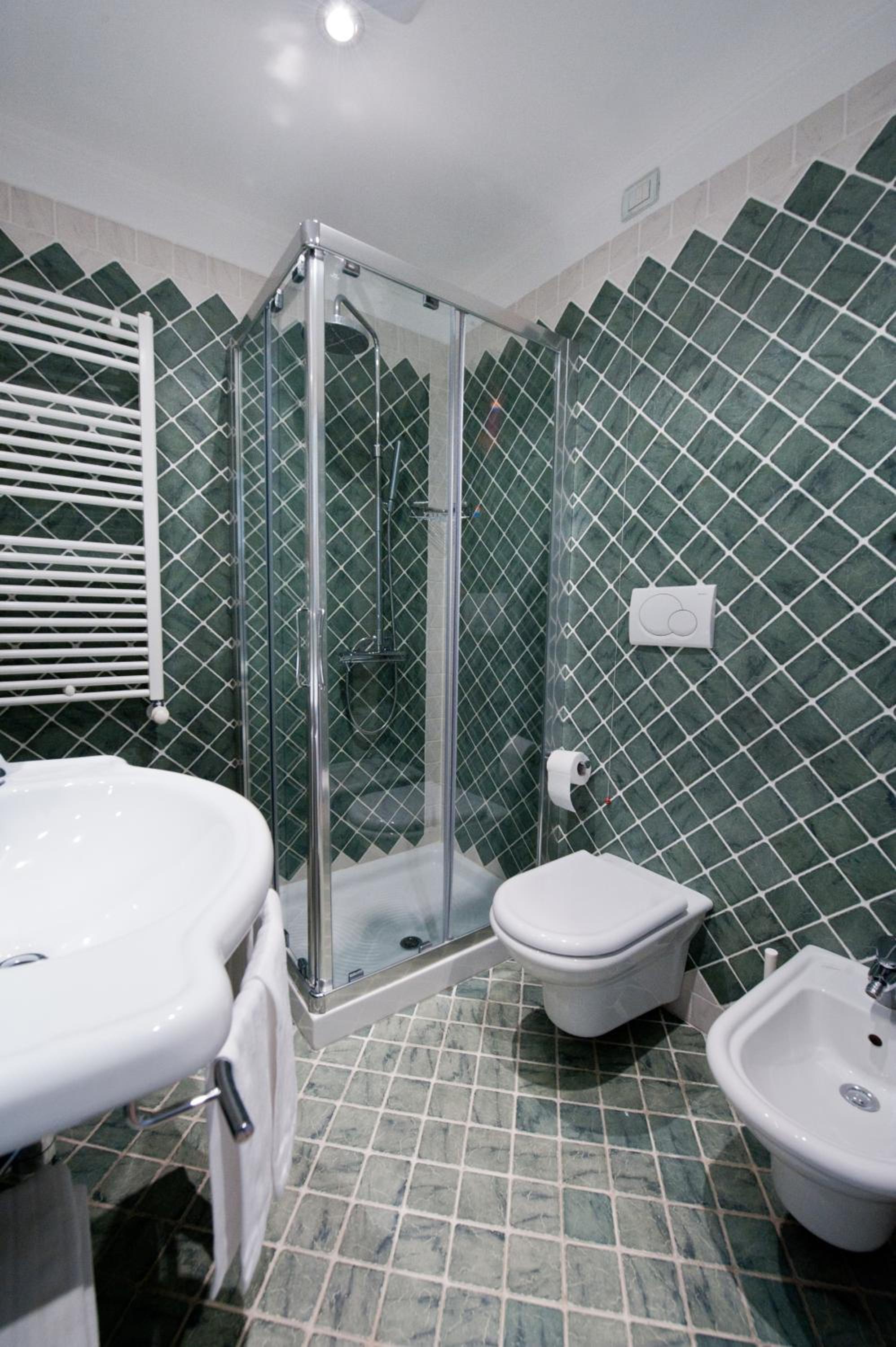Double Room with Town View - Photo 3