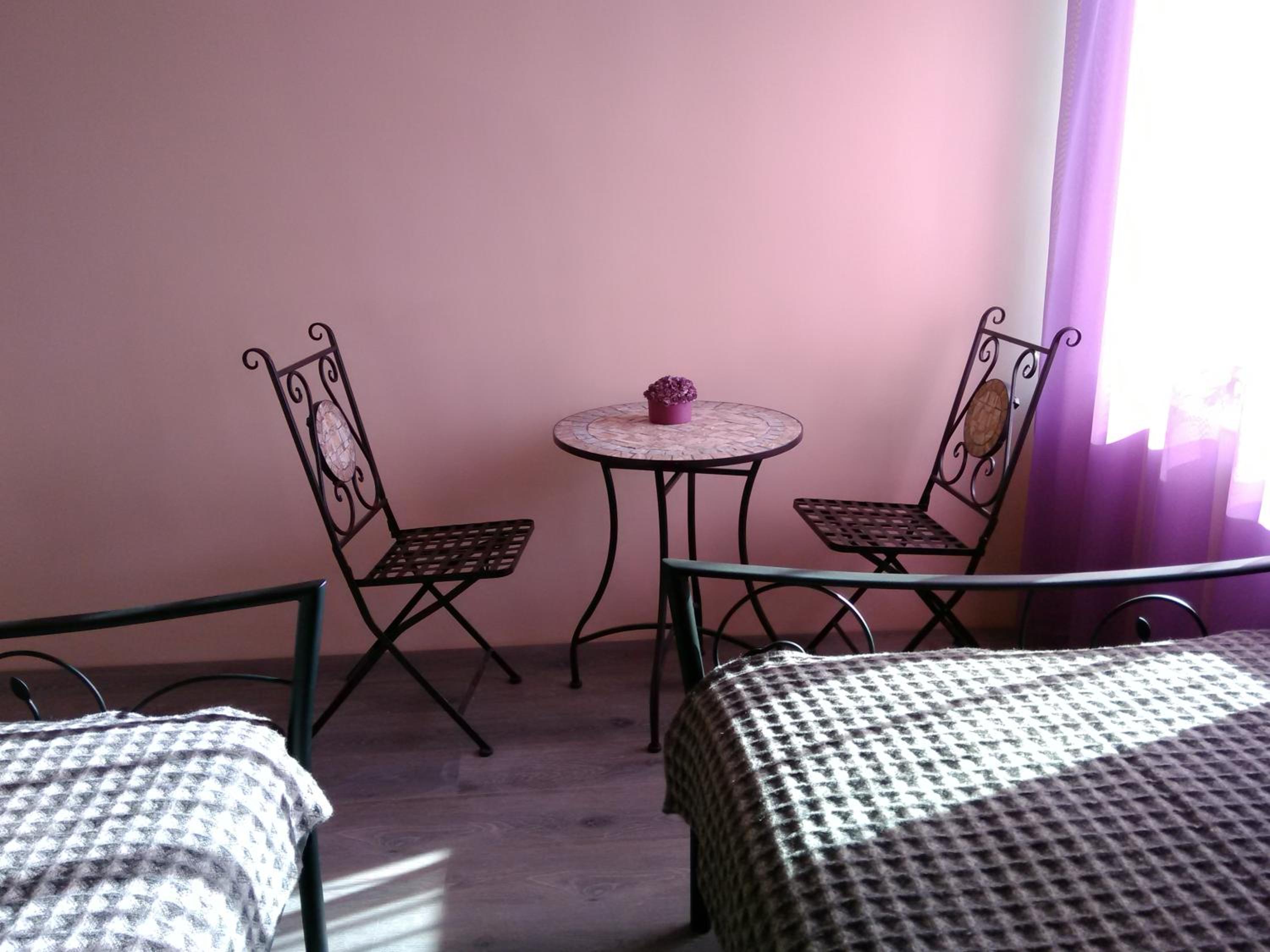 Twin Room - Photo 6