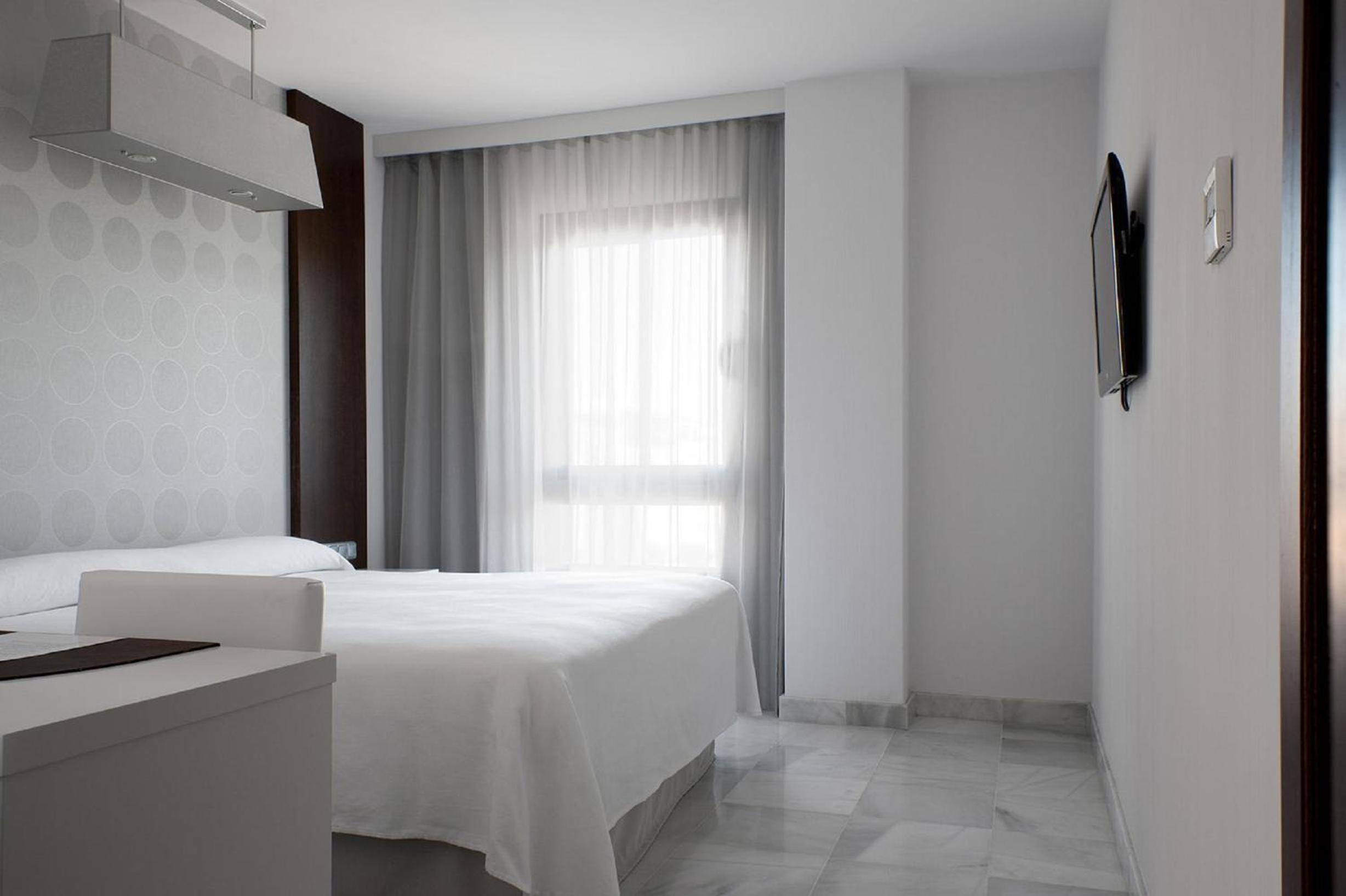Standard Double Room - Photo 4