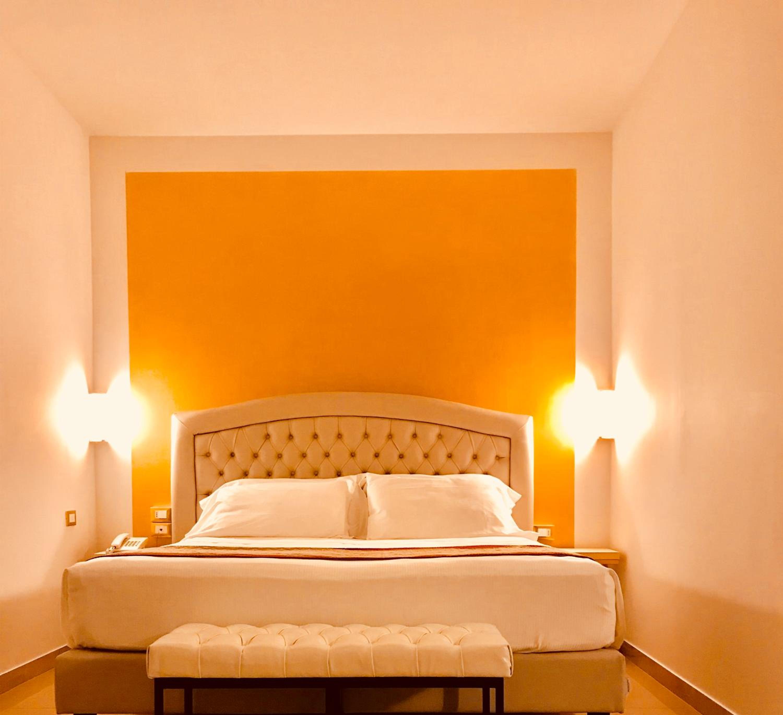 Suite with Spa Access photo 1