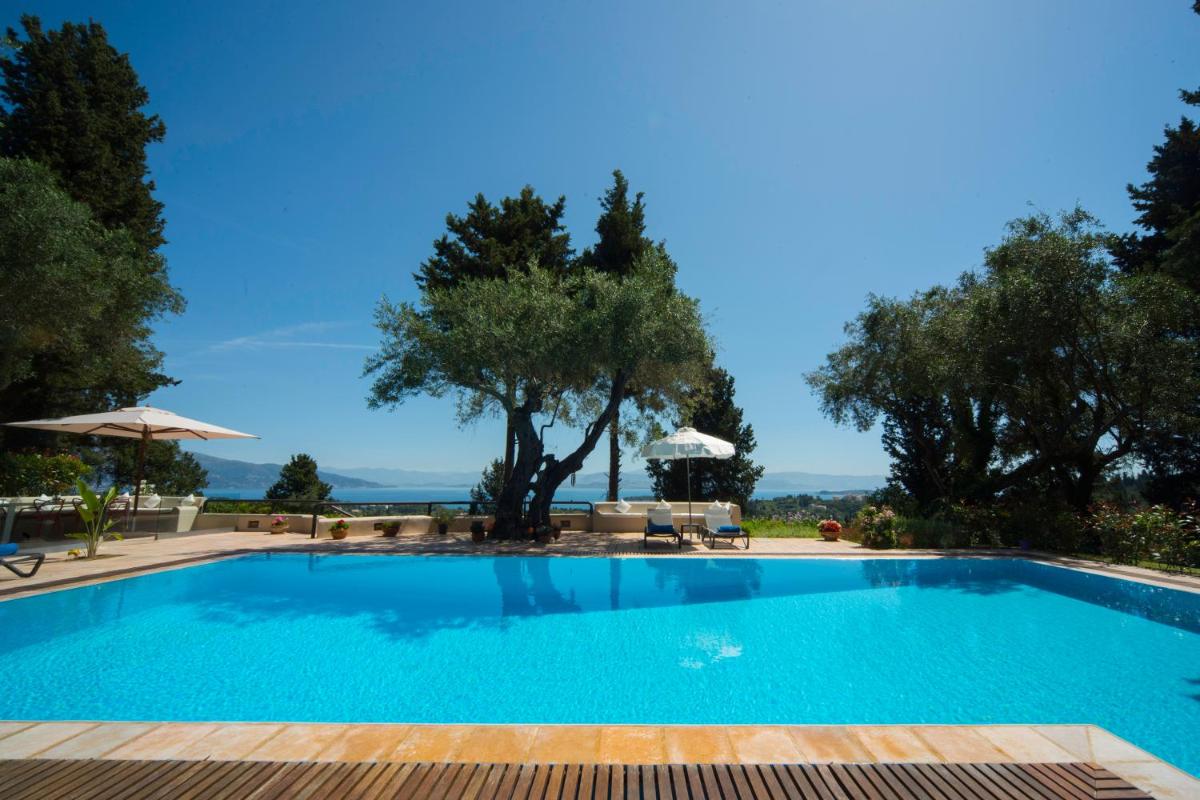 Villa with Sea View photo 2